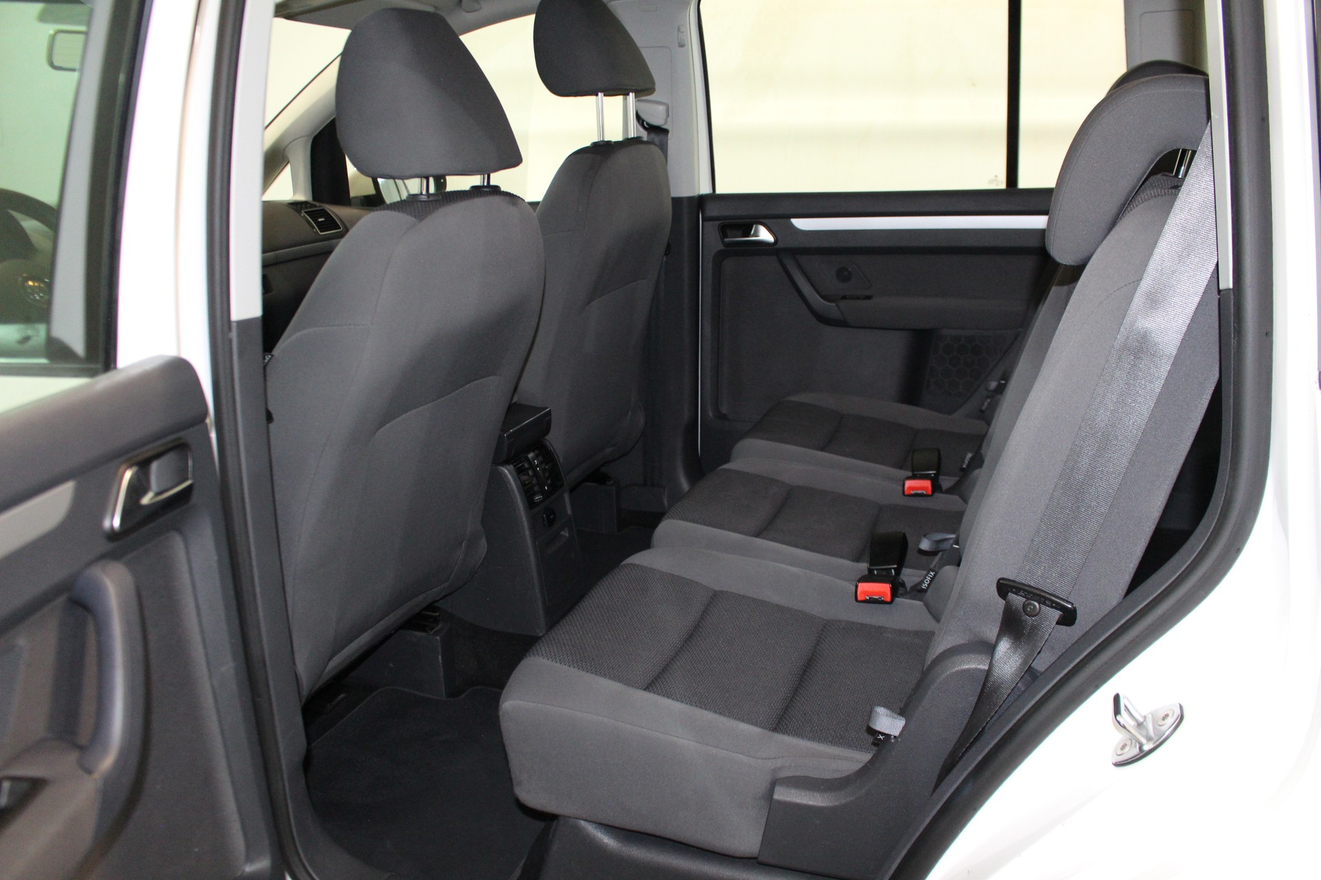 VW Touran 1.6 TDI BlueMT Trendline DSG-image-7