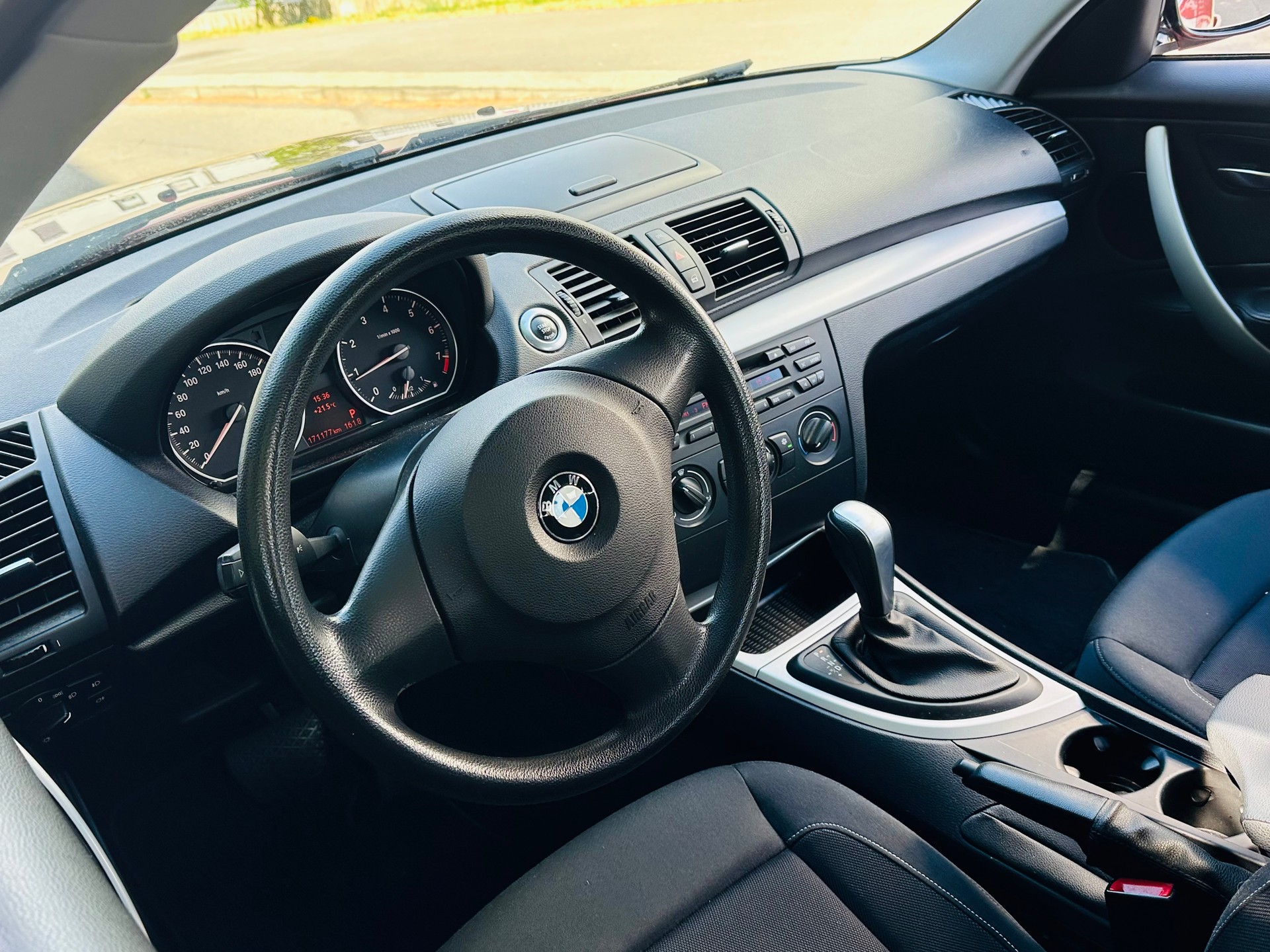 BMW 120i Coupé Steptronic-image-9