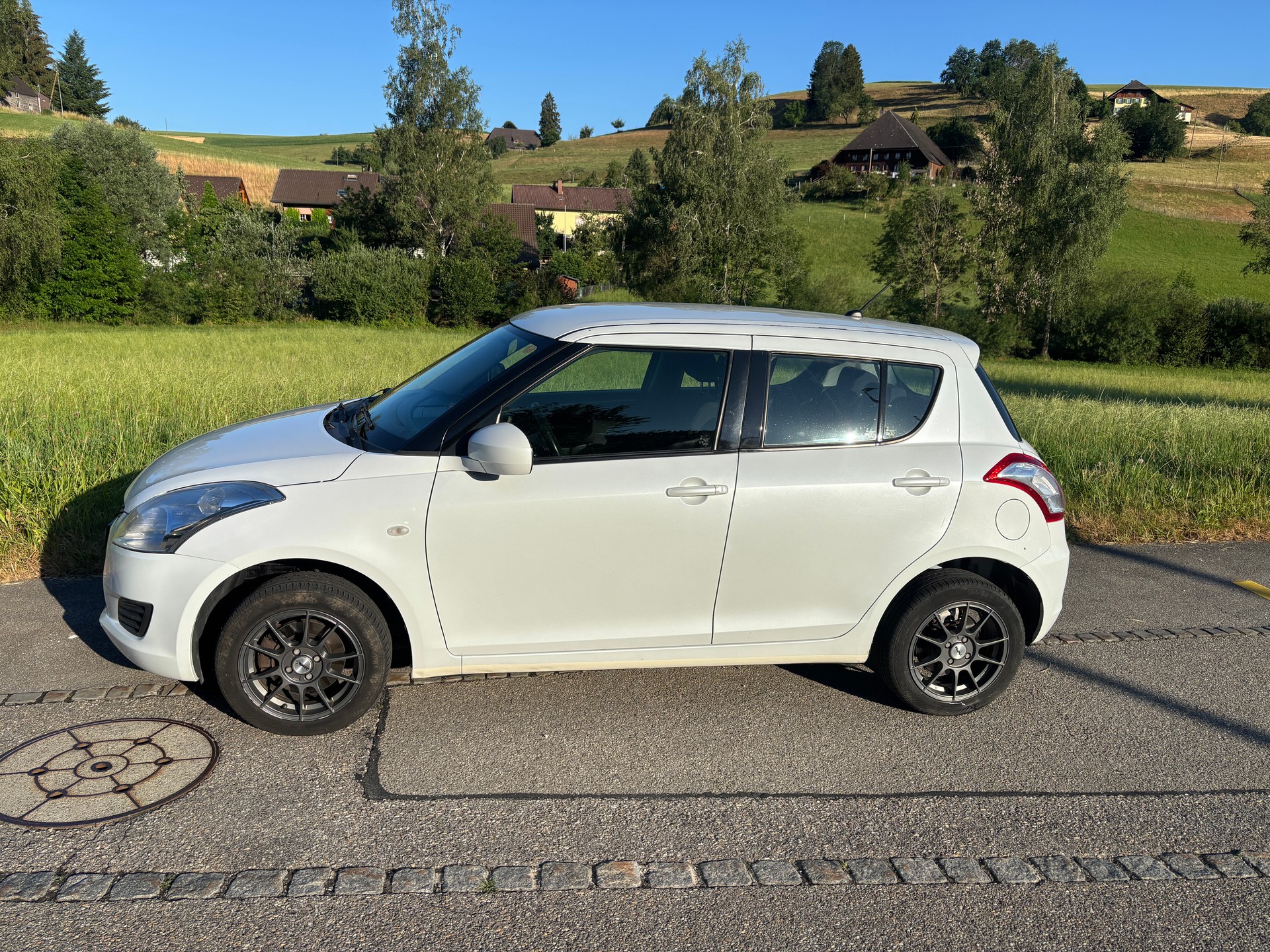 SUZUKI Swift 1.2i 16V GL Top 4x4-image-2