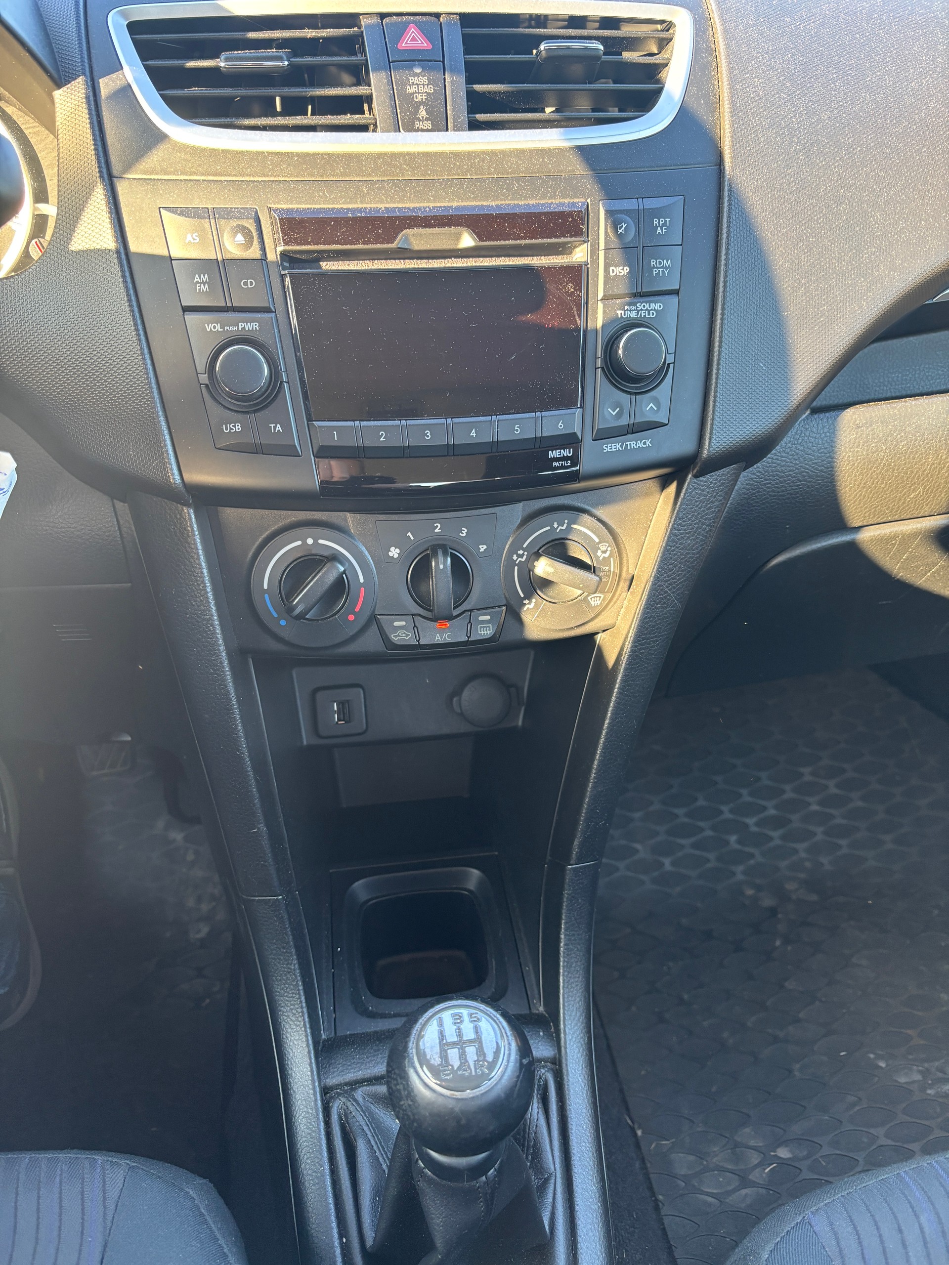SUZUKI Swift 1.2i 16V GL Top 4x4-image-6