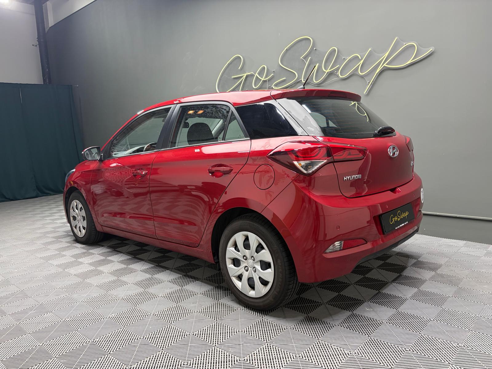 HYUNDAI i20 1.4 Amplia-image-6