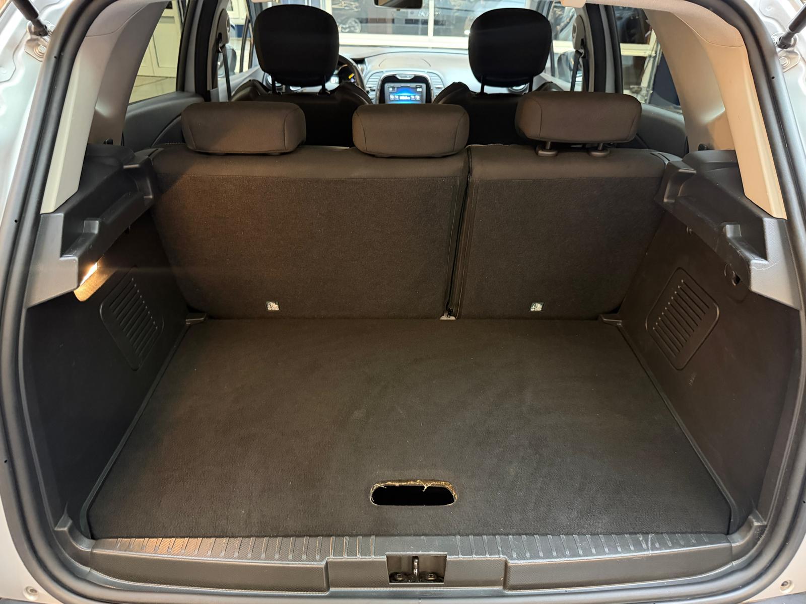 RENAULT Captur 1.2 TCe Dynamique EDC-image-17
