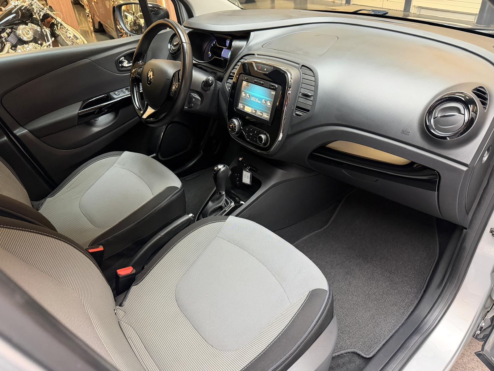 RENAULT Captur 1.2 TCe Dynamique EDC-image-13