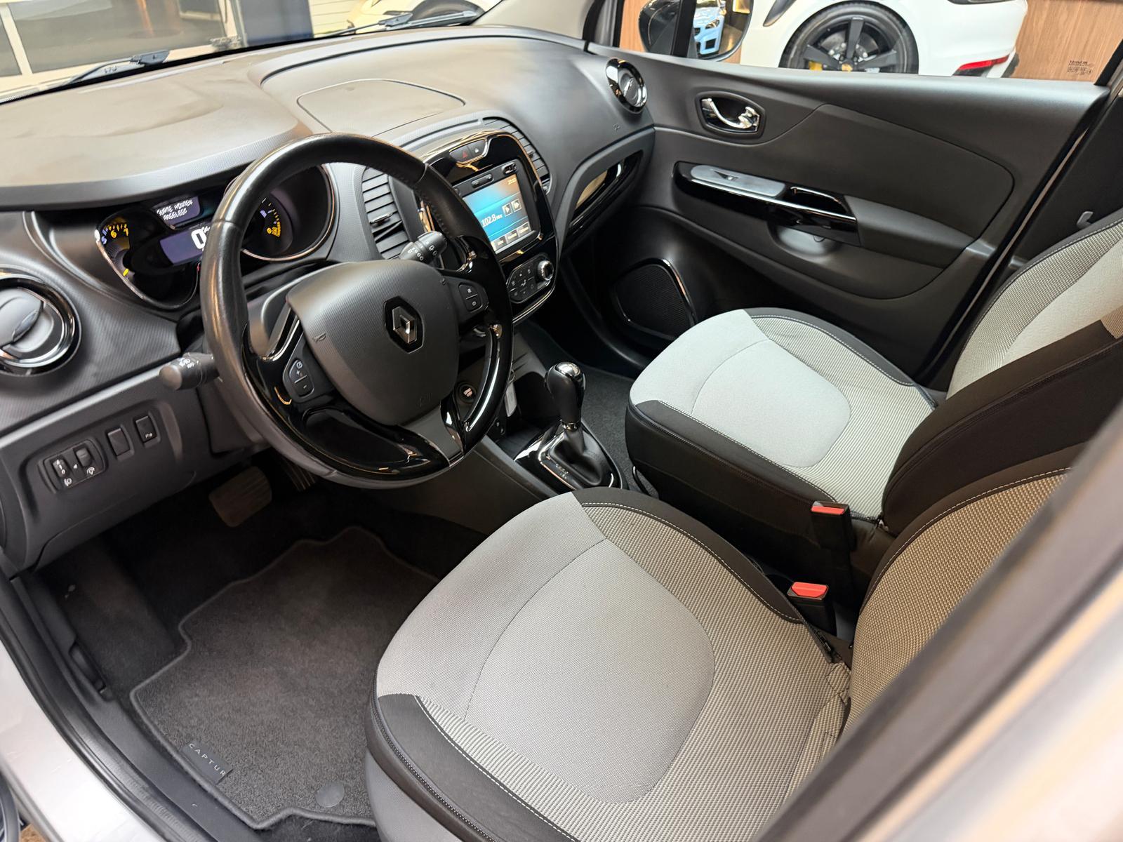RENAULT Captur 1.2 TCe Dynamique EDC-image-11
