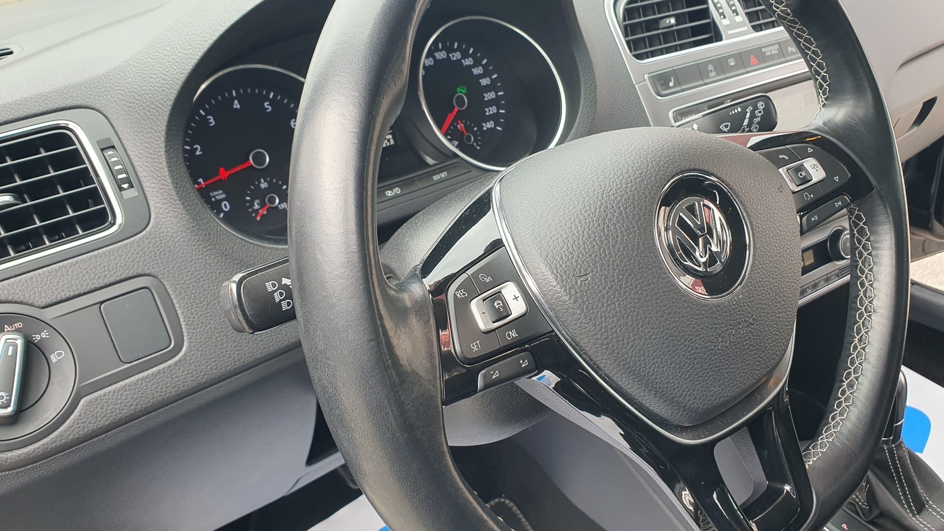VW Polo 1.2 TSI BMT Lounge DSG-image-12