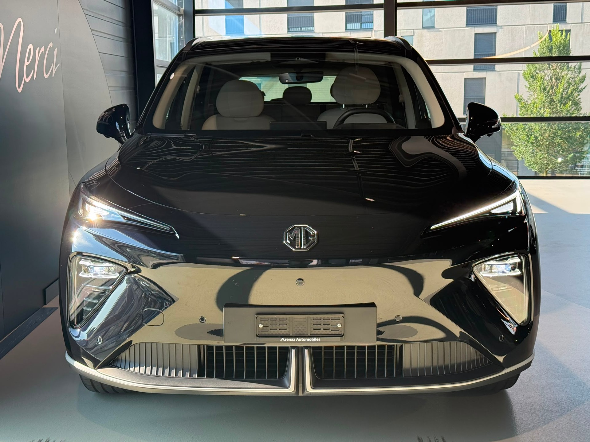 MG S6 EV 77kWh Luxury AWD-image-2