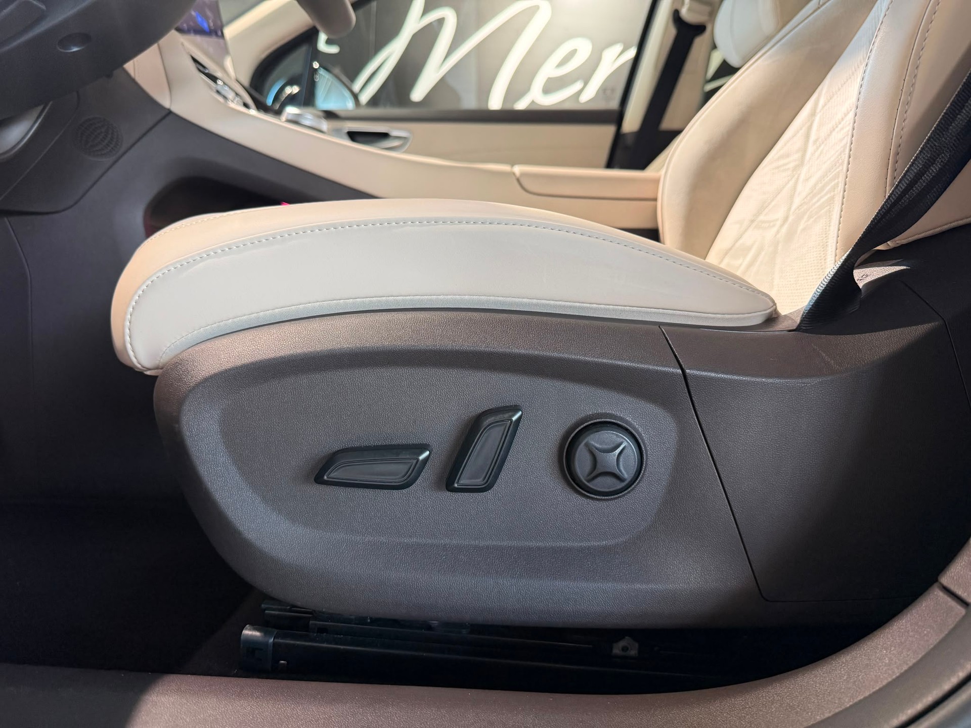 MG S6 EV 77kWh Luxury AWD-image-7