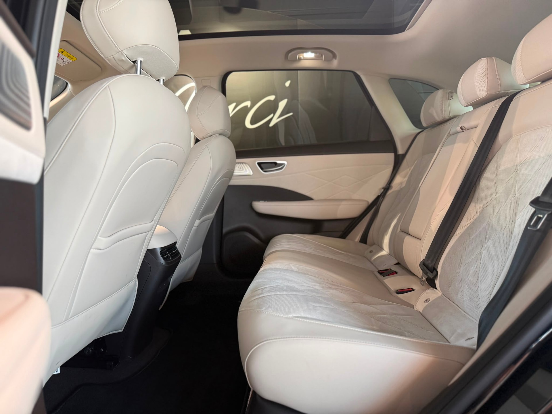 MG S6 EV 77kWh Luxury AWD-image-9