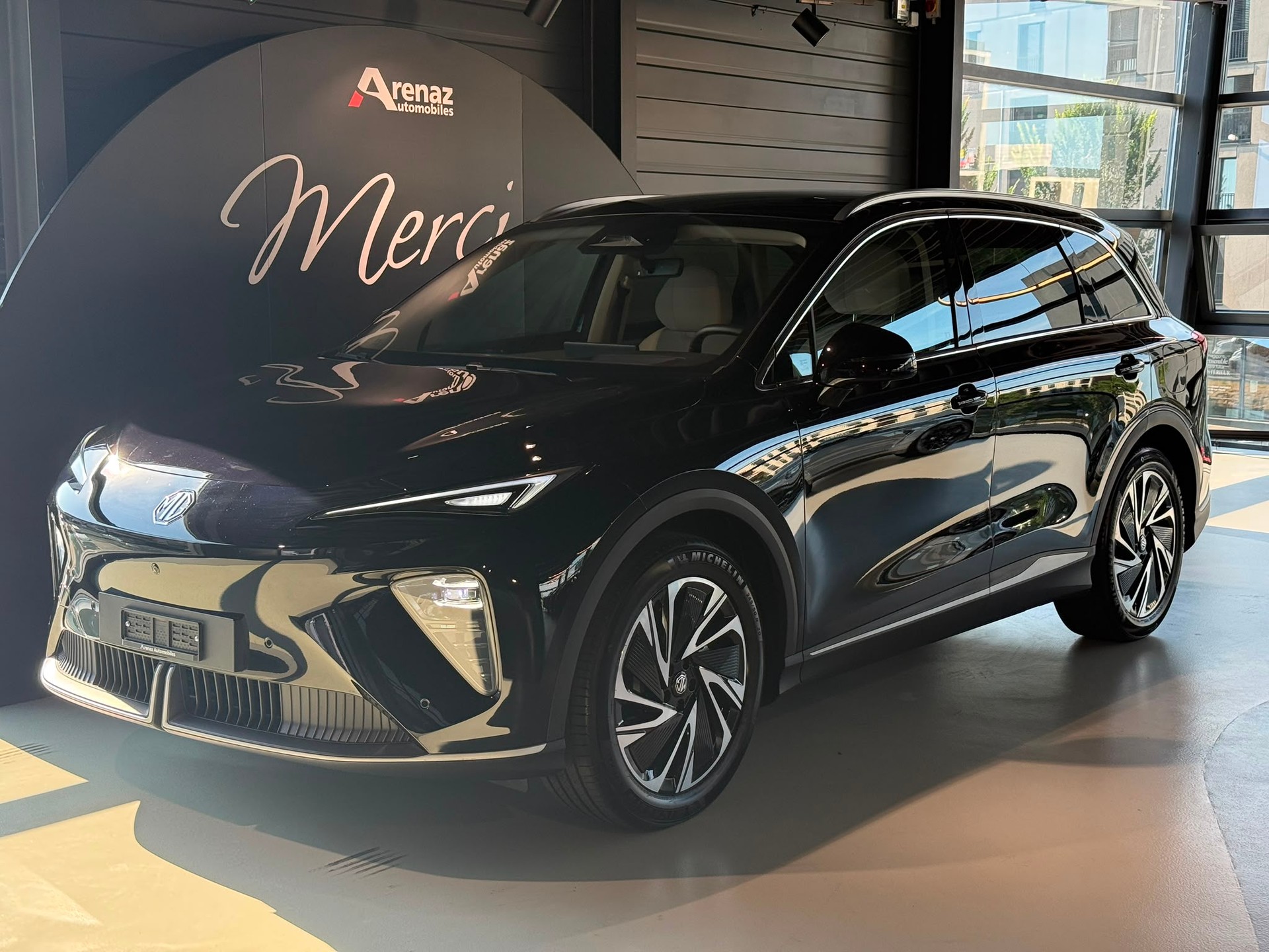 MG S6 EV 77kWh Luxury AWD-image-1