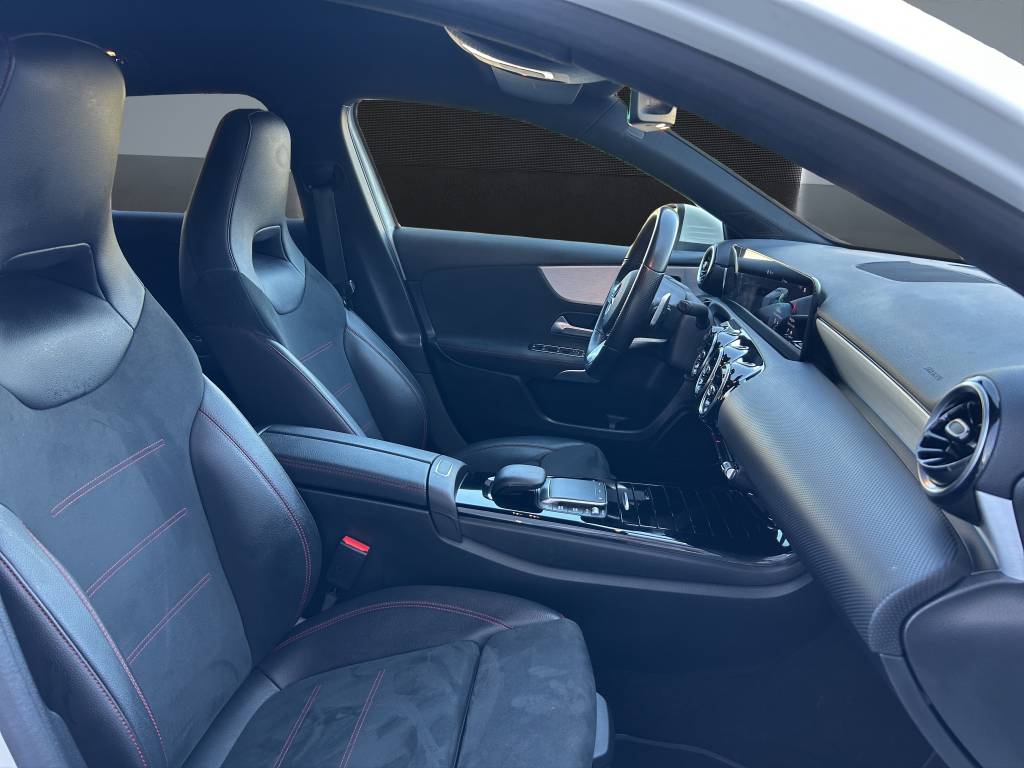 MERCEDES-BENZ A 180 AMG Line 7G-DCT-image-10