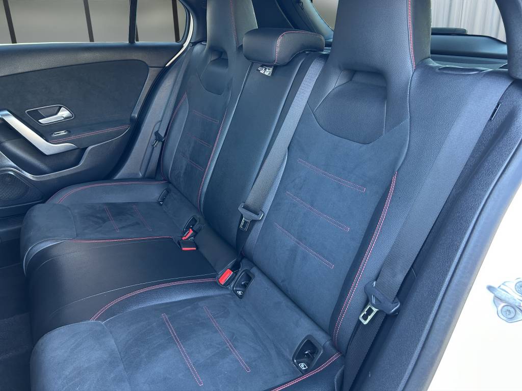 MERCEDES-BENZ A 180 AMG Line 7G-DCT-image-8