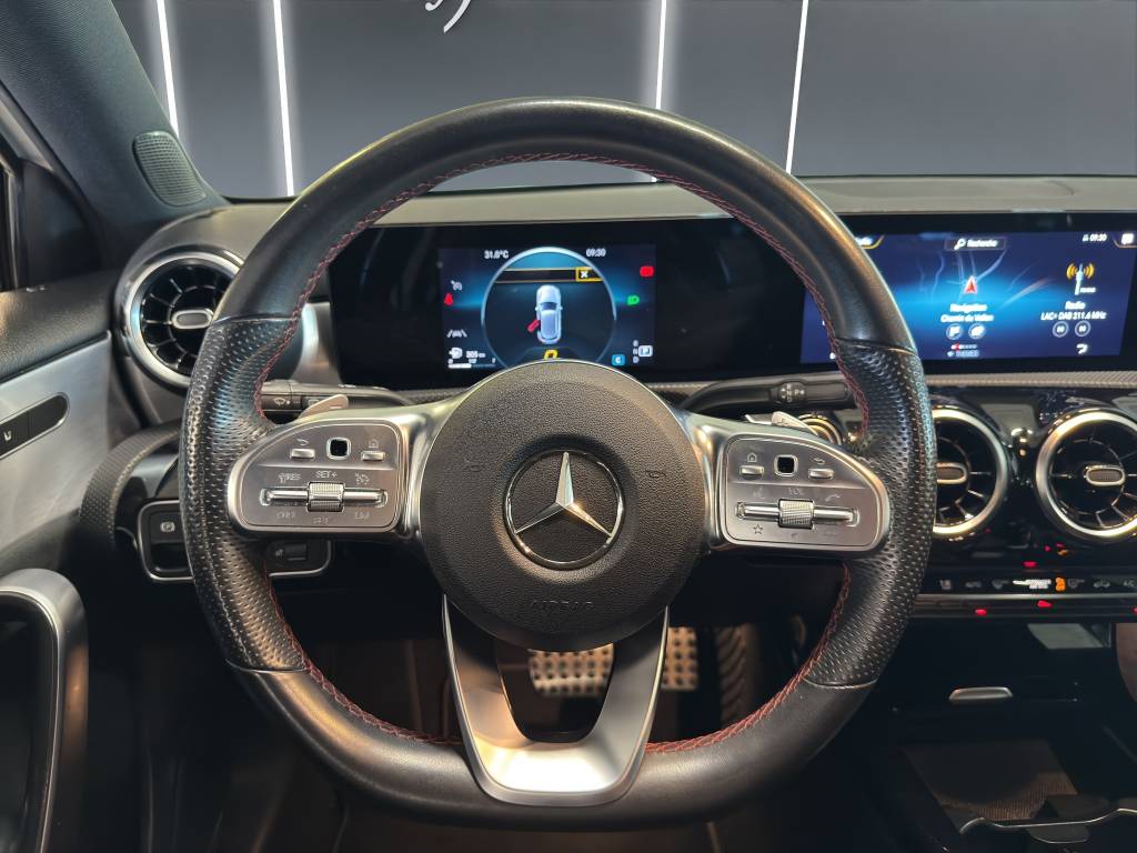 MERCEDES-BENZ A 180 AMG Line 7G-DCT-image-14