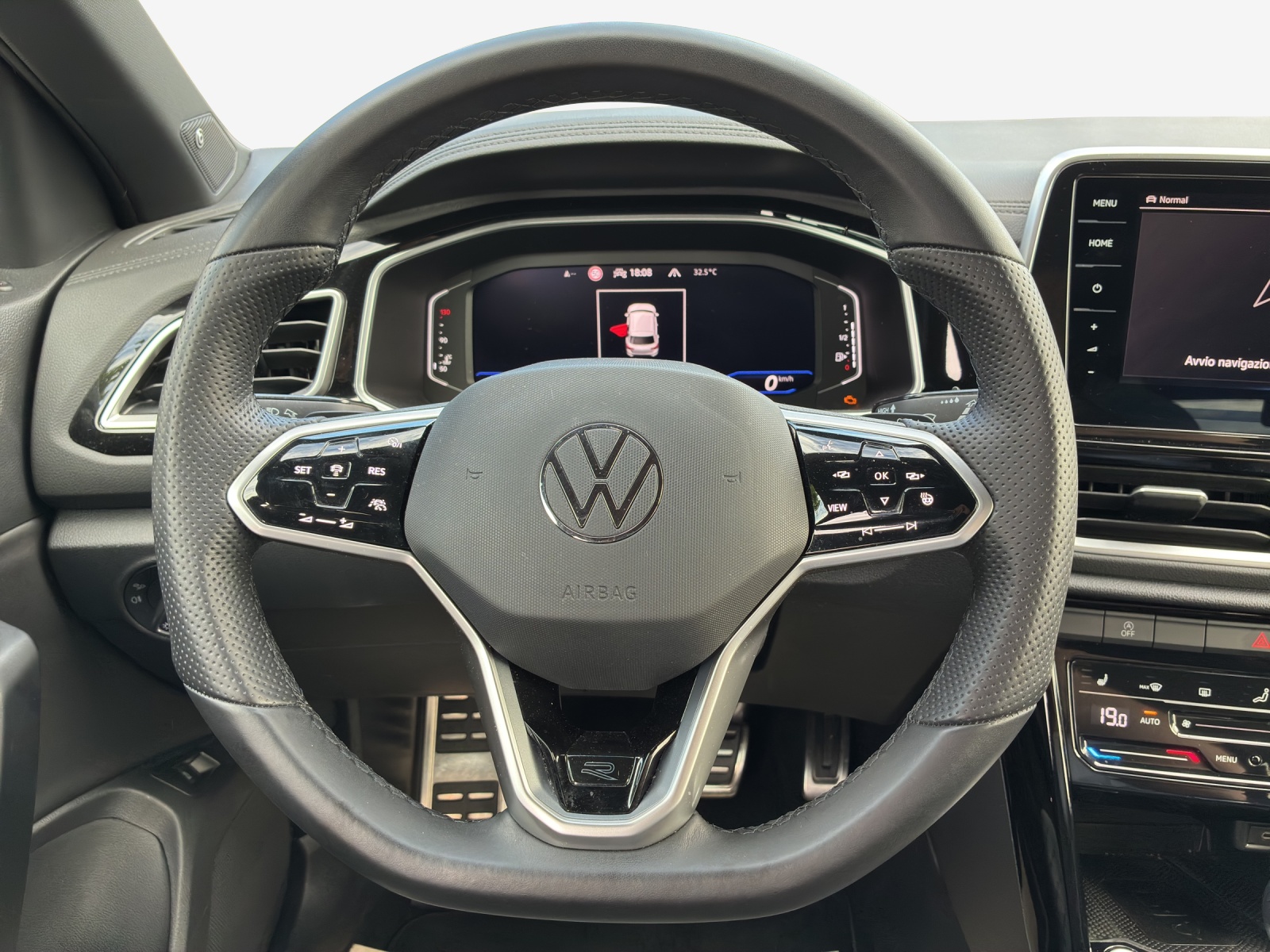 VW T-Roc 2.0 TSI R-Line DSG 4Motion-image-9