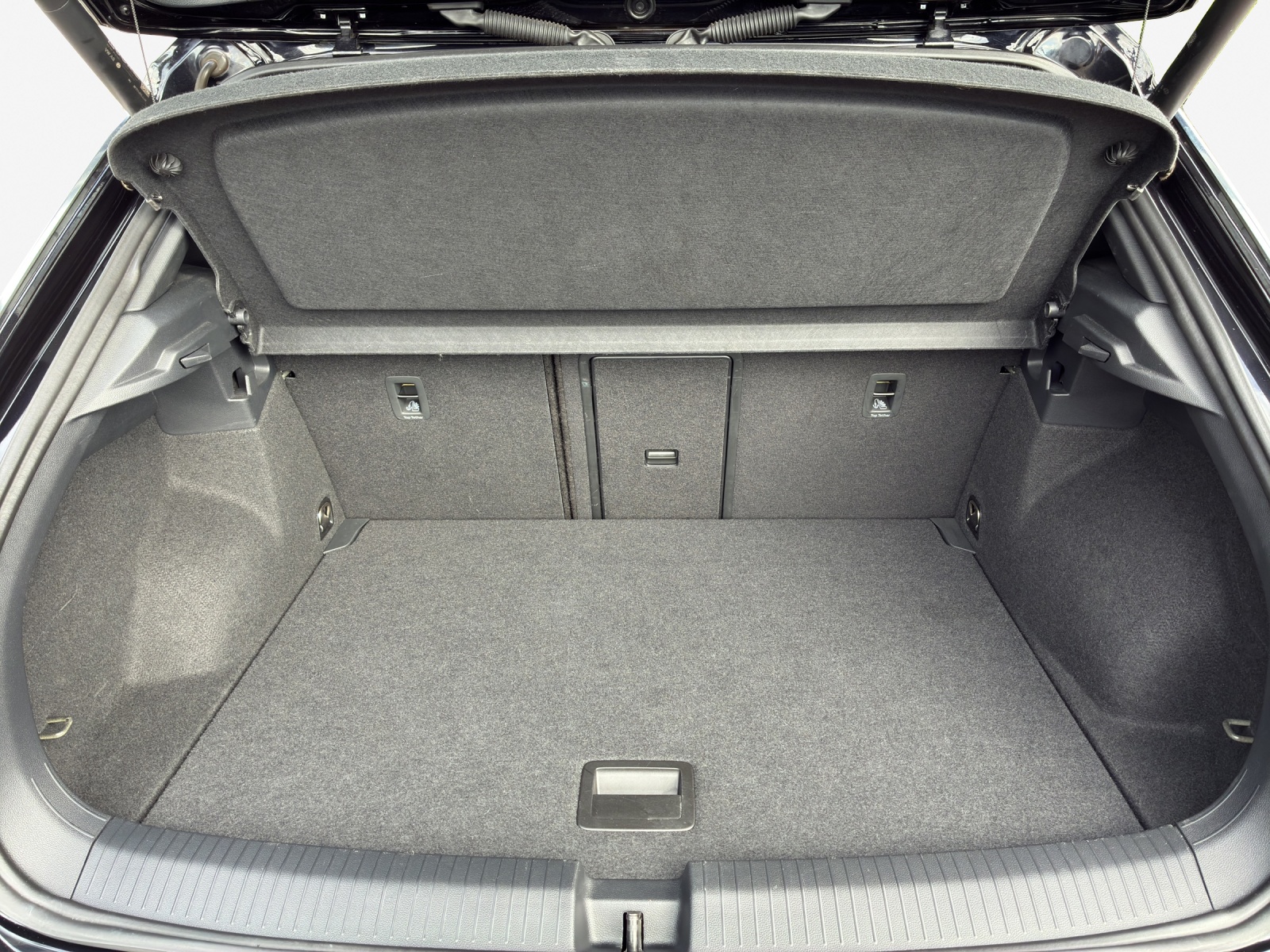 VW T-Roc 2.0 TSI R-Line DSG 4Motion-image-12