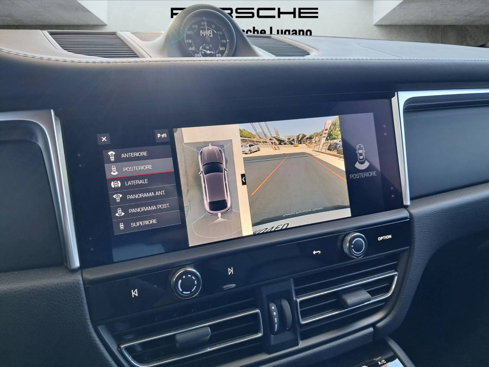 PORSCHE Macan T (MY23)-image-19