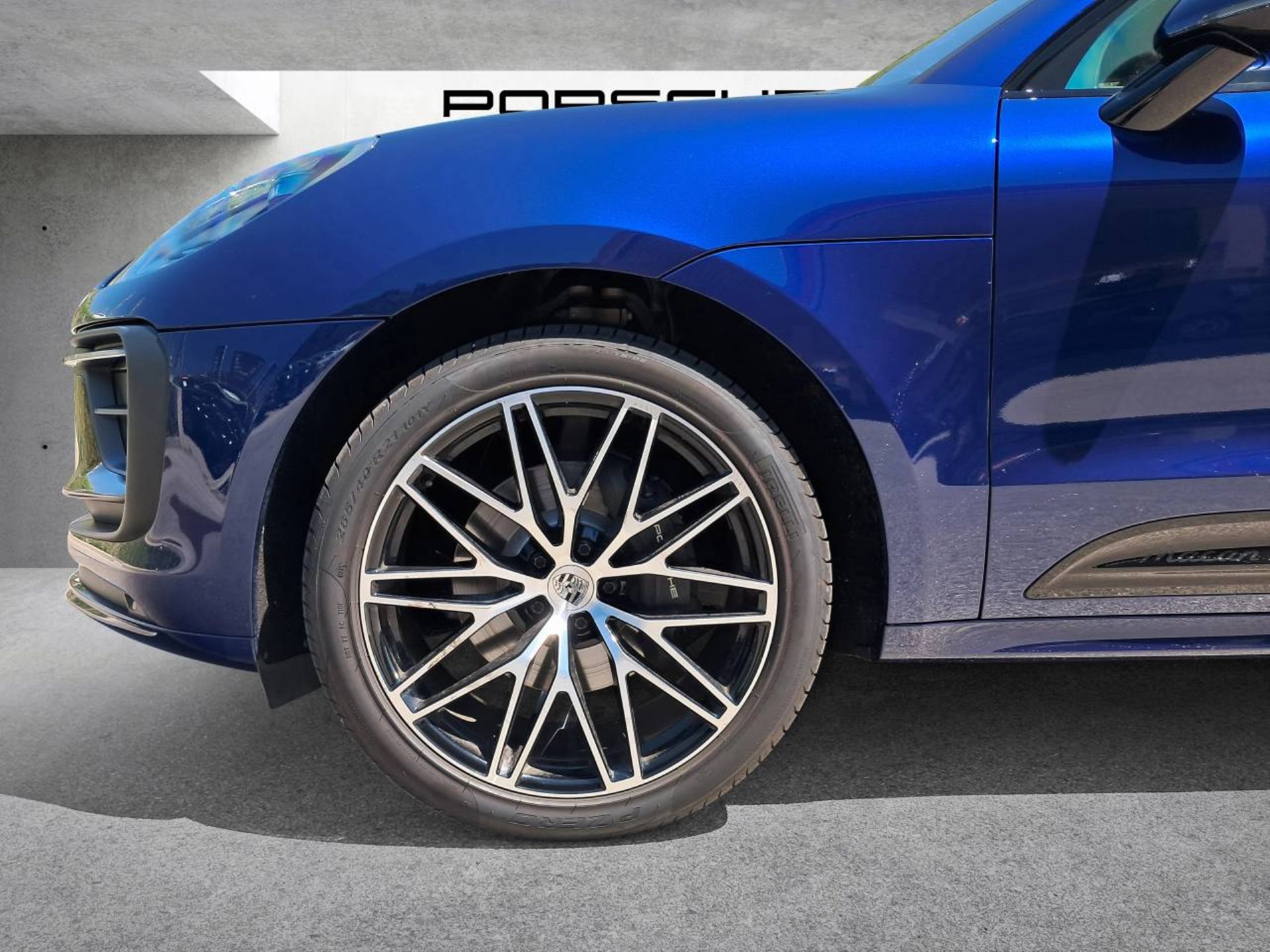 PORSCHE Macan T (MY23)-image-11