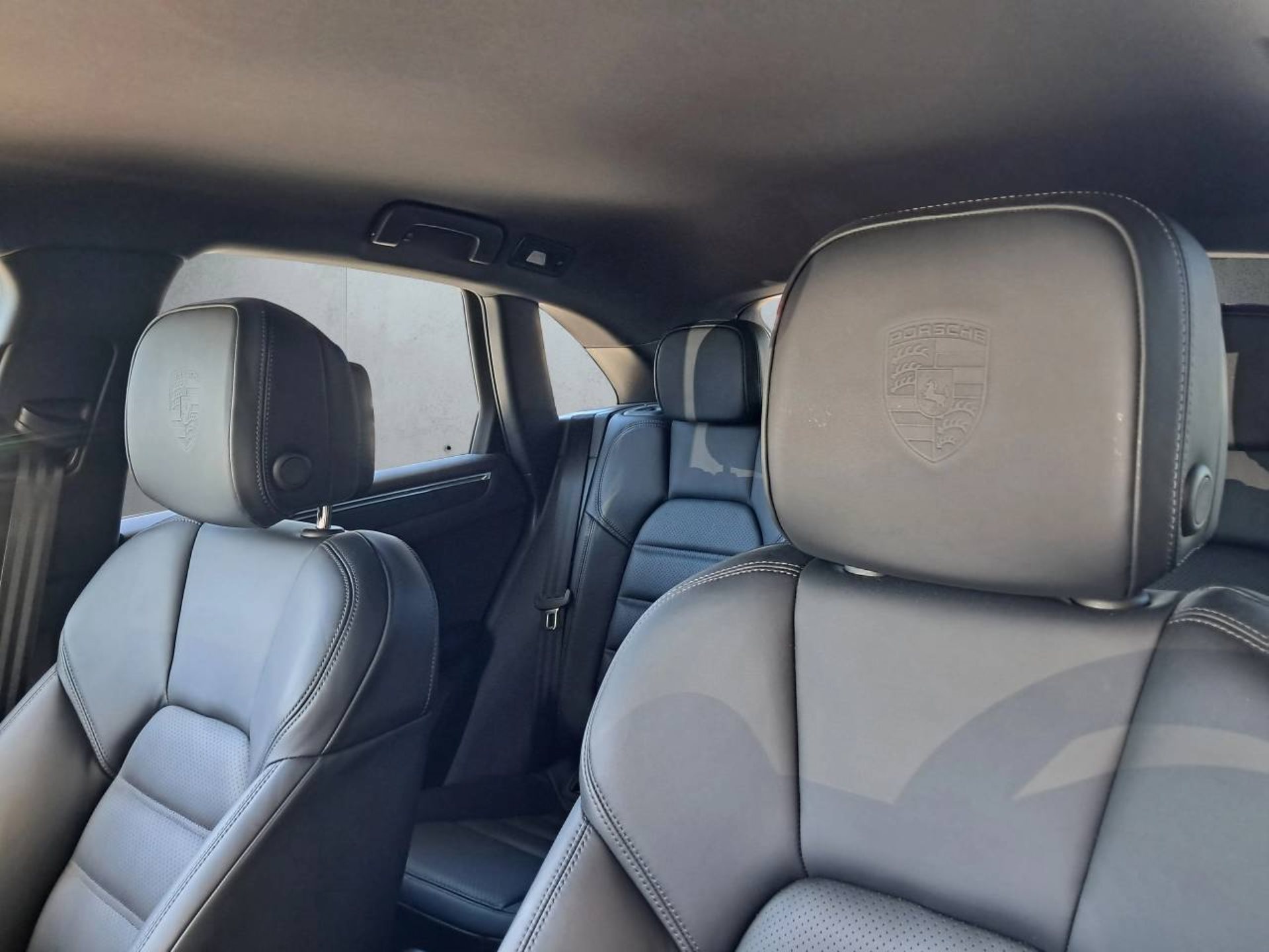 PORSCHE Macan T (MY23)-image-27