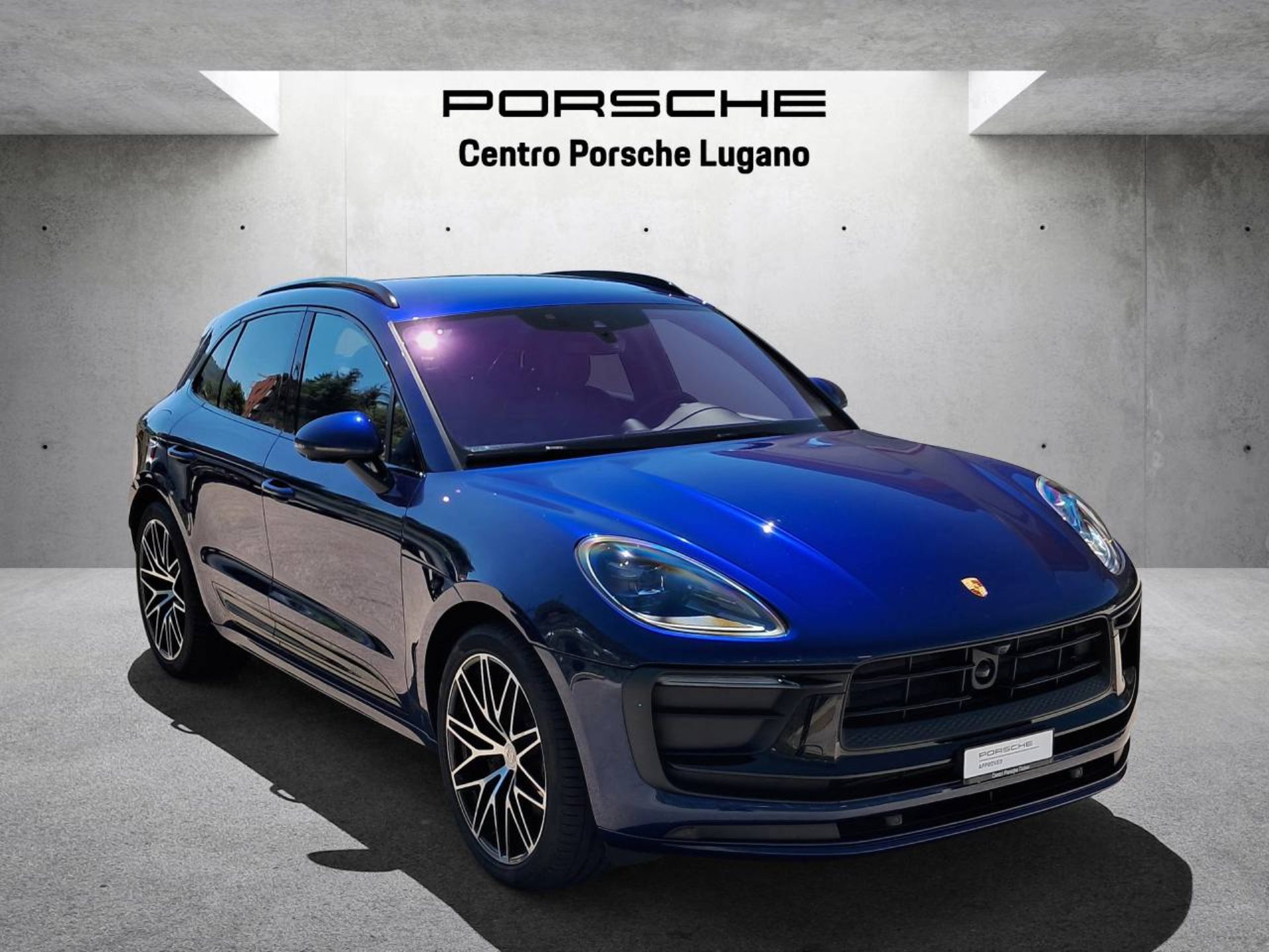 PORSCHE Macan T (MY23)-image-5