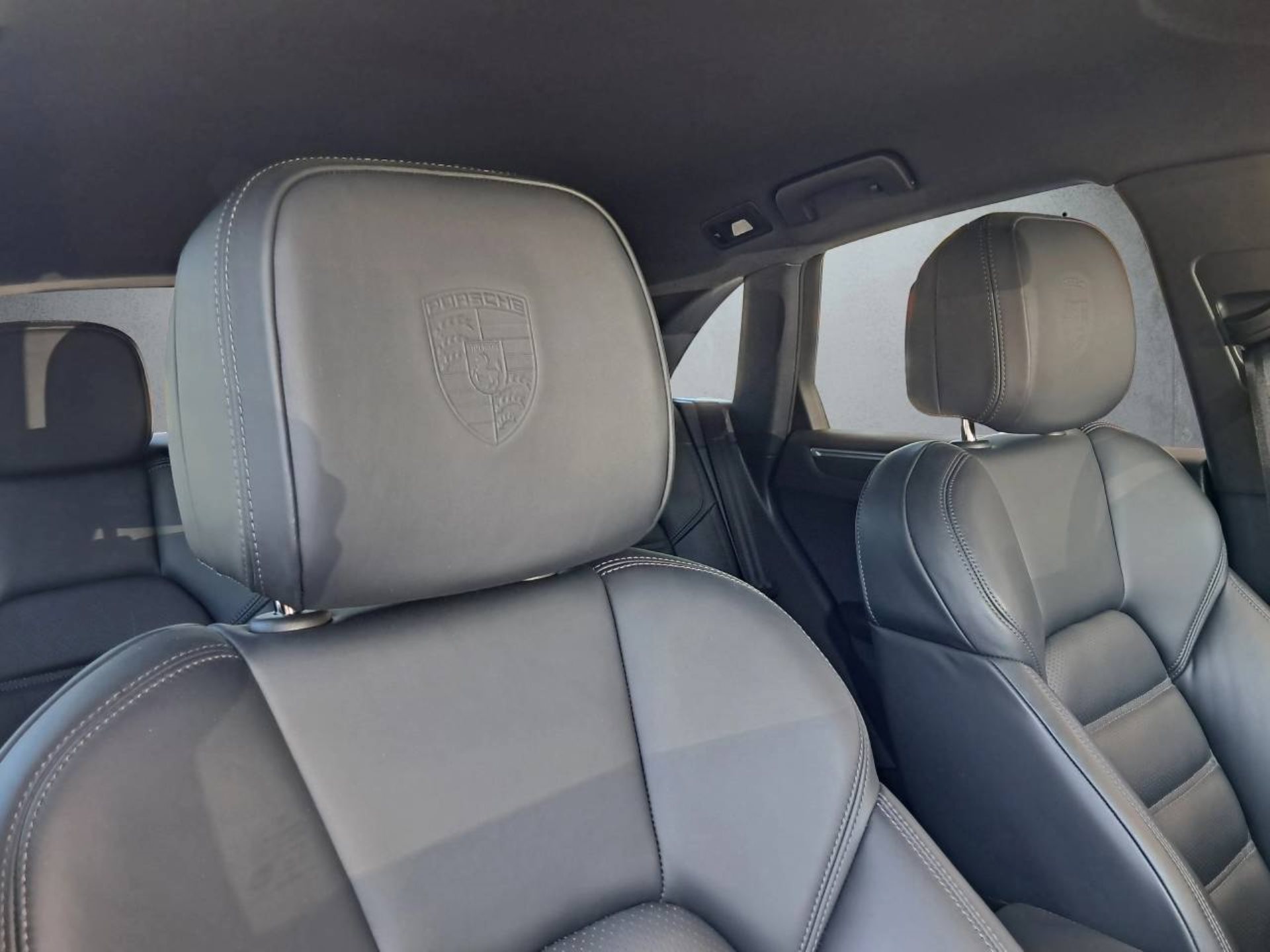 PORSCHE Macan T (MY23)-image-26