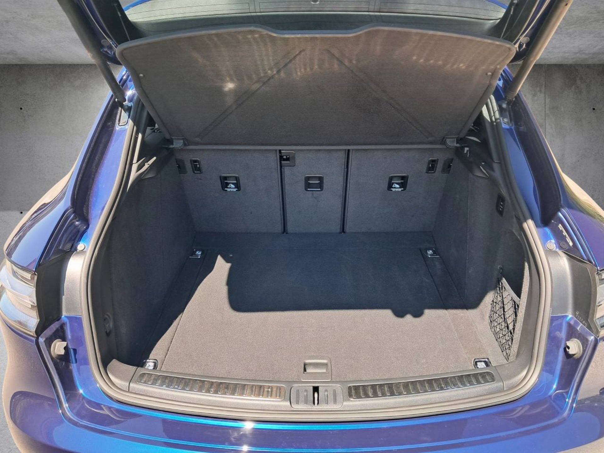 PORSCHE Macan T (MY23)-image-23