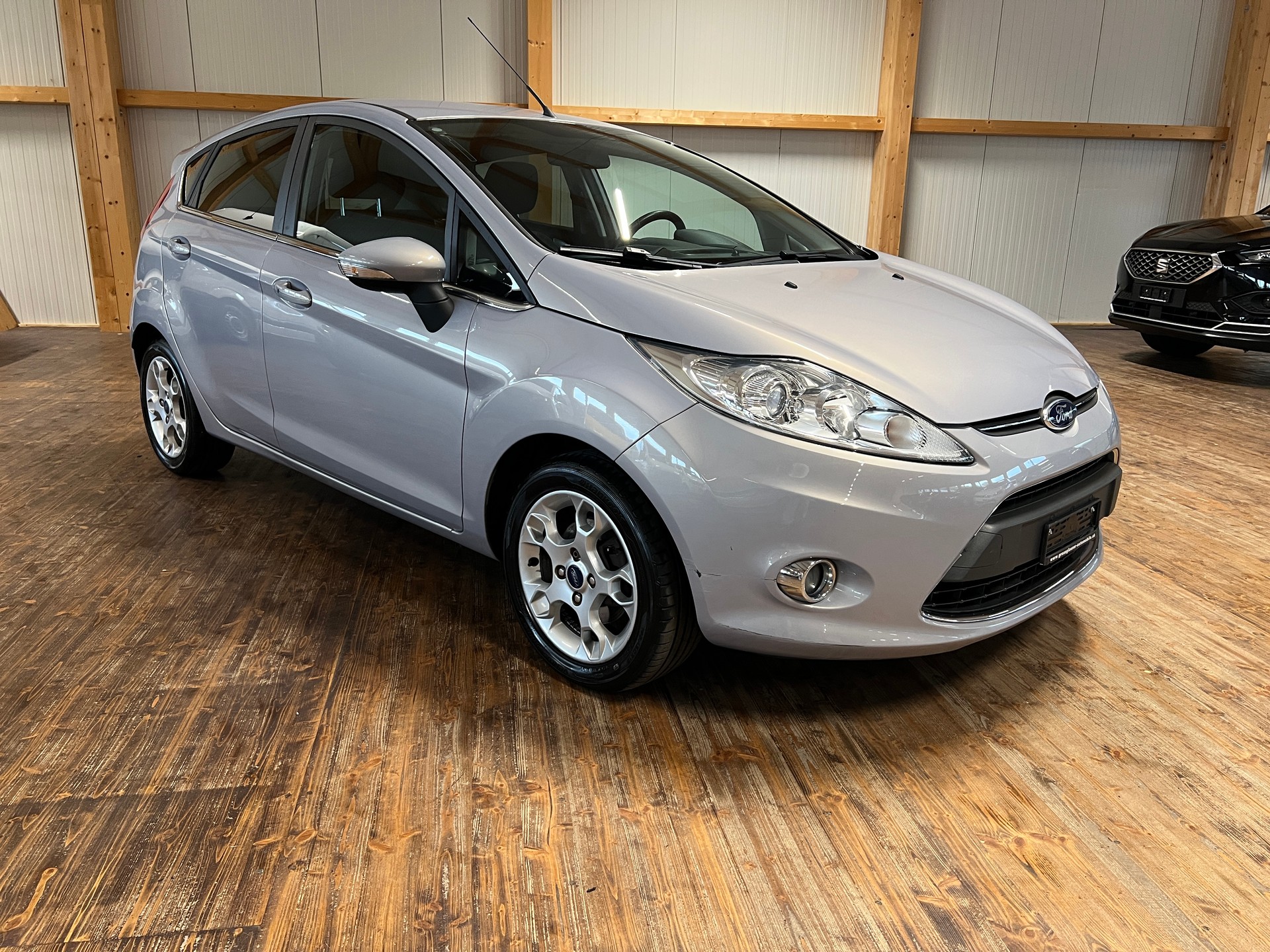 FORD Fiesta 1.4 16V Titanium-image-2