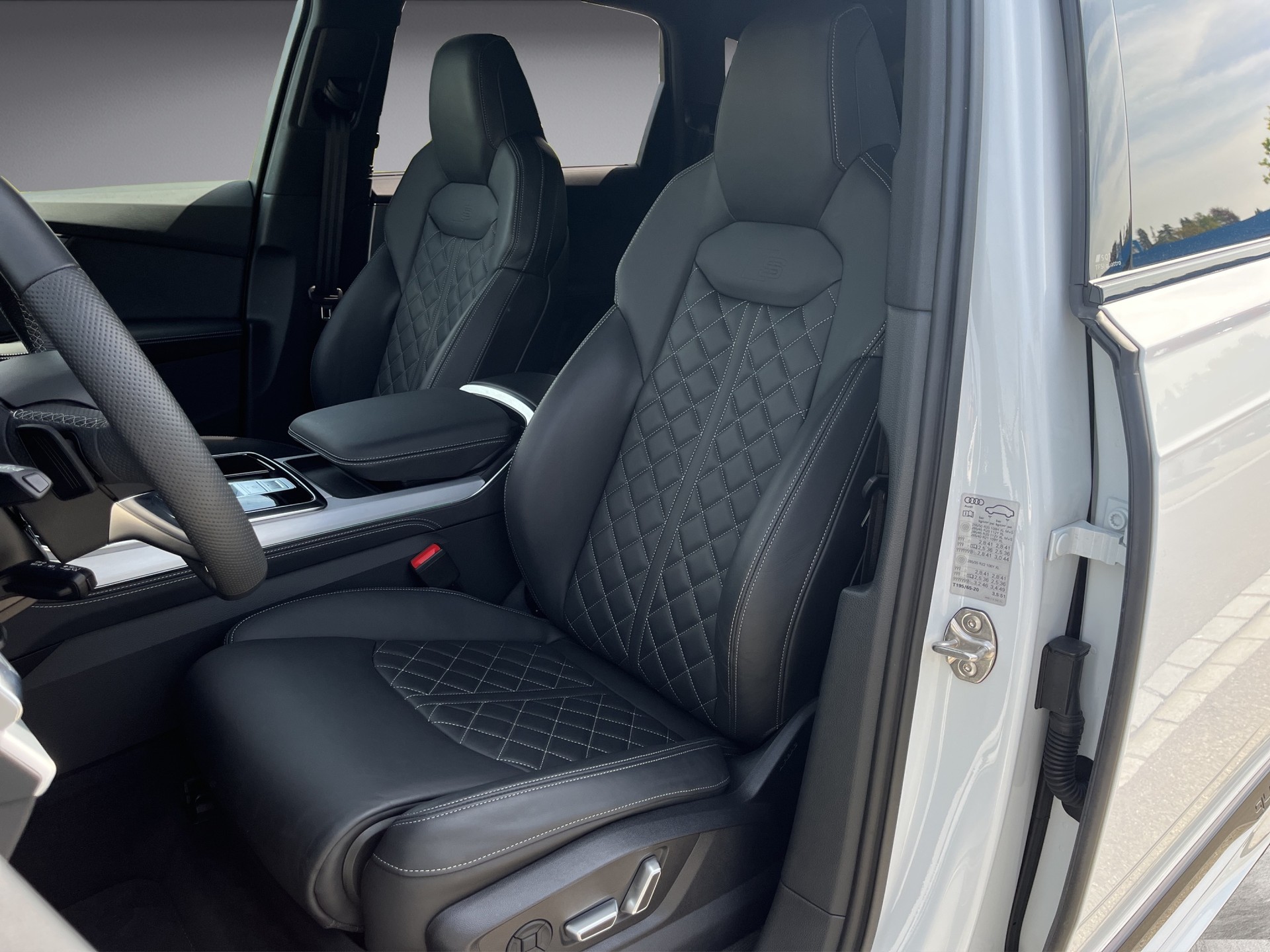 AUDI SQ7 TFSI quattro tiptronic*7-Plätzer, S-Sportsitze PLUS, Wankstabilisierung, AHK, Standheizung, (5-Jahre Garantie)-image-12