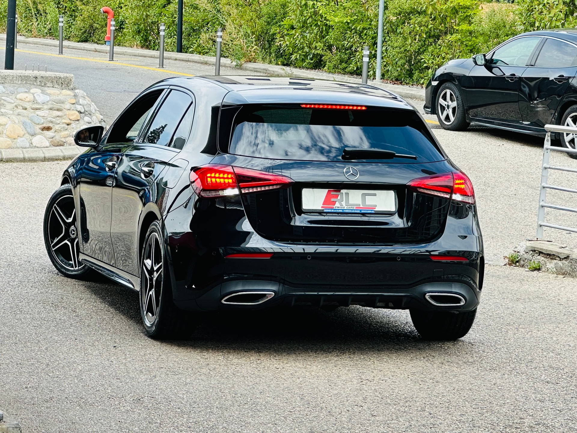MERCEDES-BENZ A 220 AMG Line 7G-DCT 4Matic-image-14