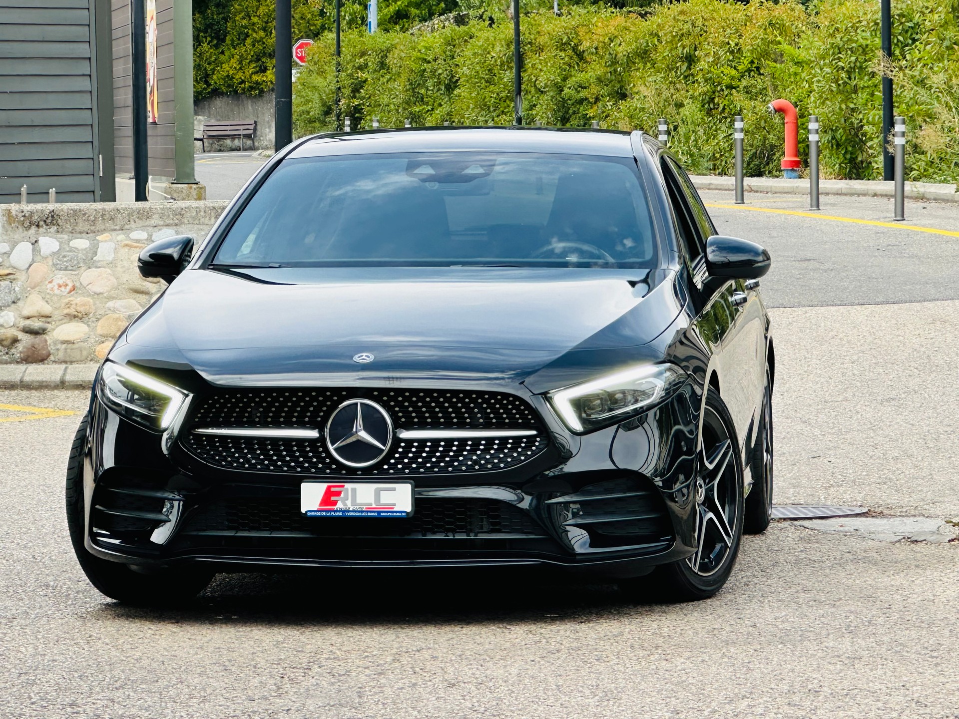 MERCEDES-BENZ A 220 AMG Line 7G-DCT 4Matic-image-9