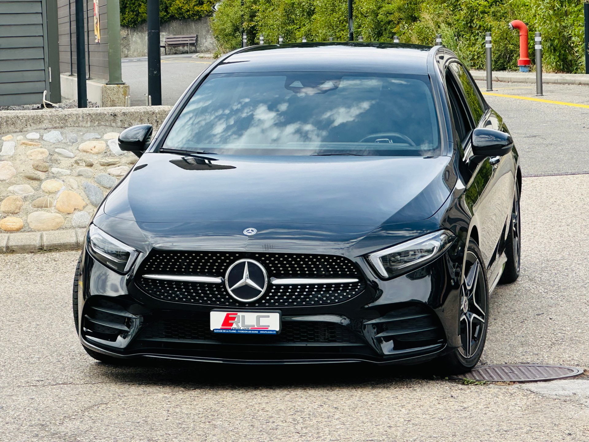 MERCEDES-BENZ A 220 AMG Line 7G-DCT 4Matic-image-0