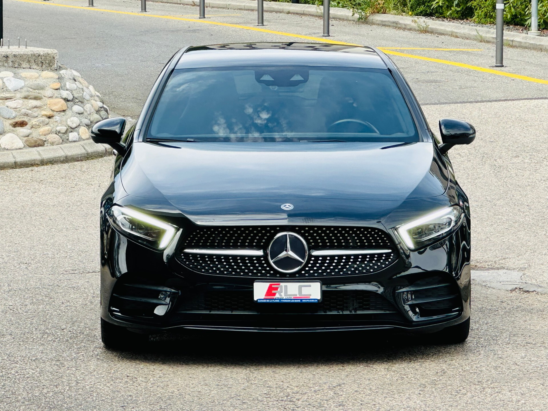MERCEDES-BENZ A 220 AMG Line 7G-DCT 4Matic-image-10