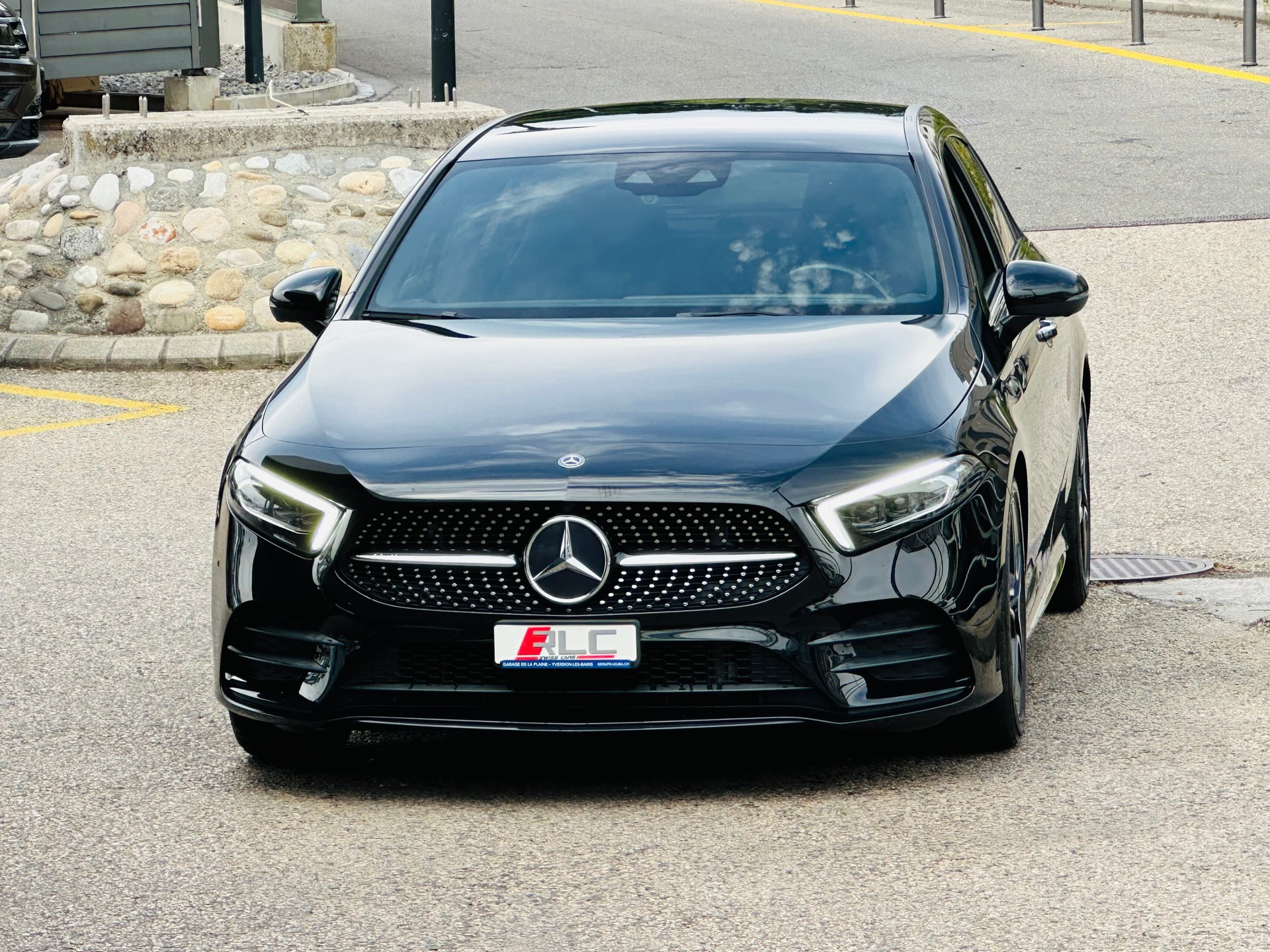 MERCEDES-BENZ A 220 AMG Line 7G-DCT 4Matic-image-7