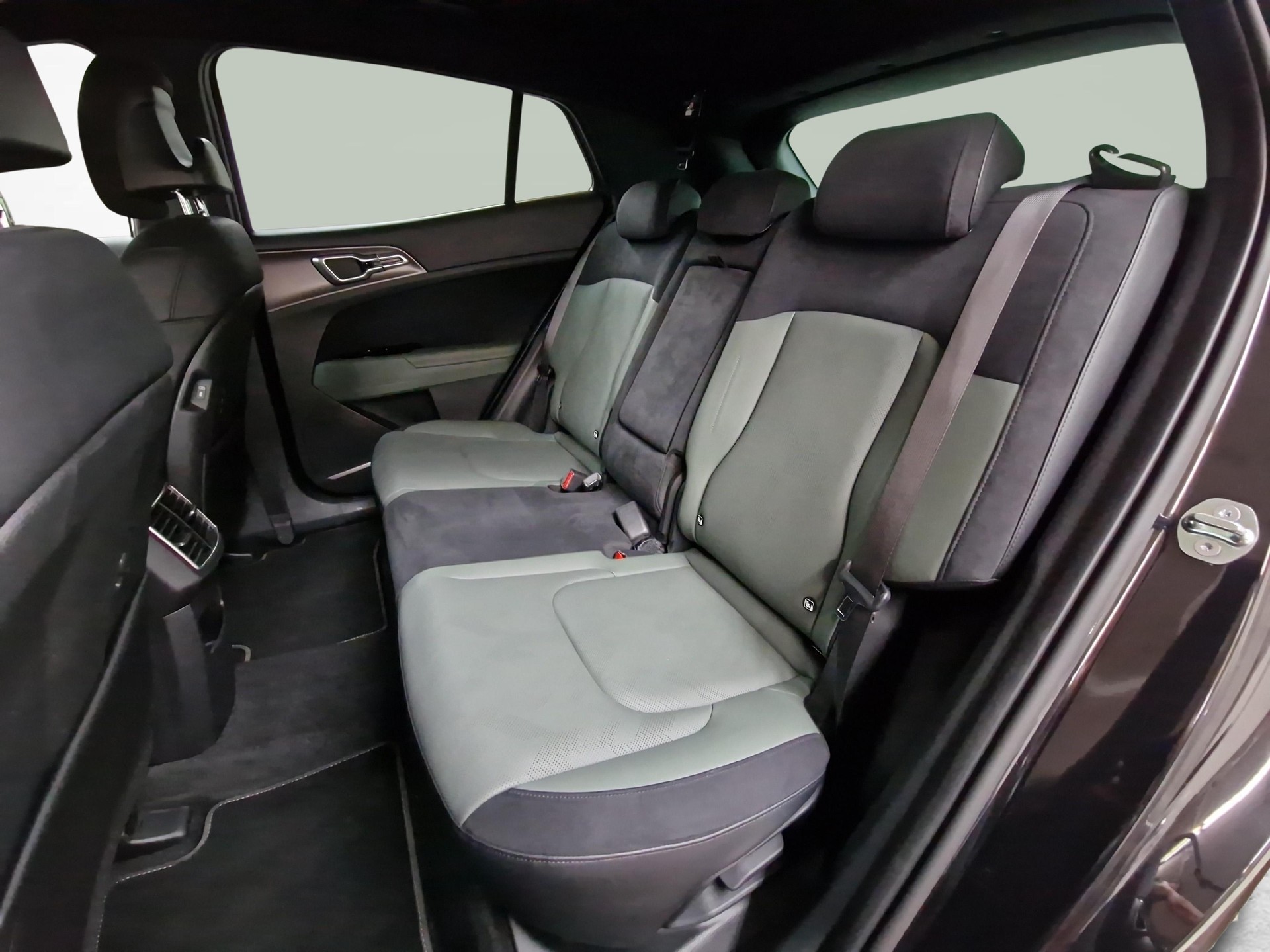 KIA Sportage 1.6 T-GDi PHEV Power Edition-image-10