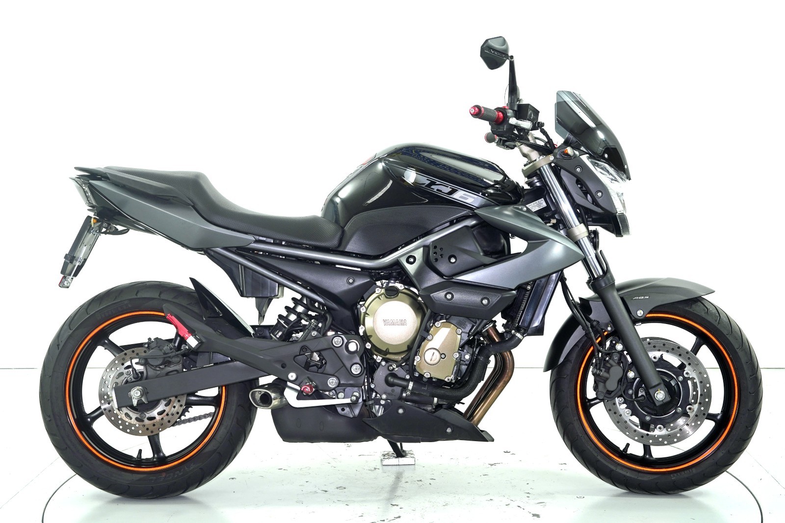 YAMAHA XJ6N ABS-showroom-element-3