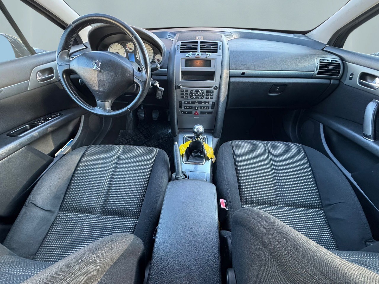 PEUGEOT 407 SW 2.0 HDI ST Dynamic-image-8