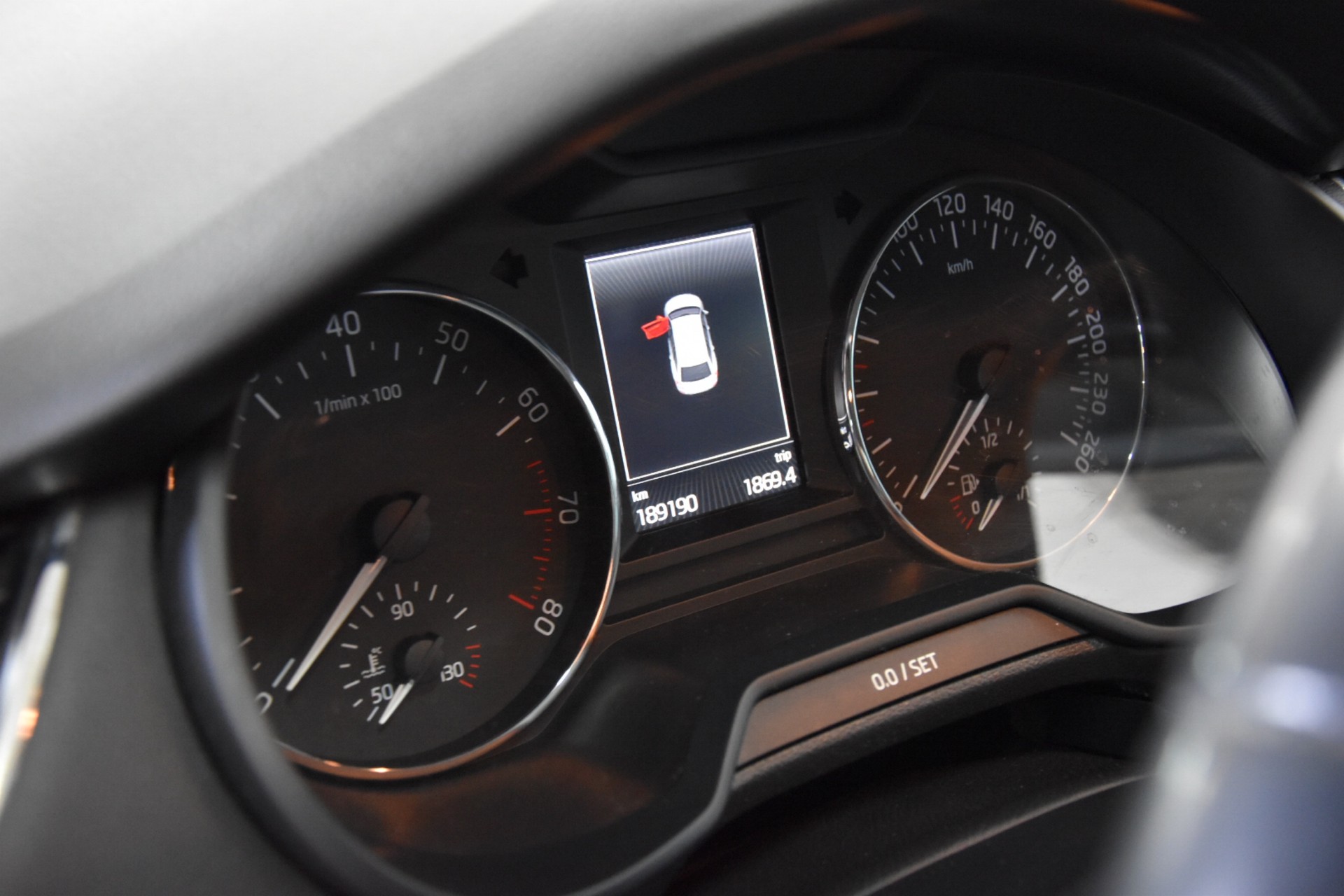 SKODA Octavia Combi 1.8 TSI Elegance-image-10