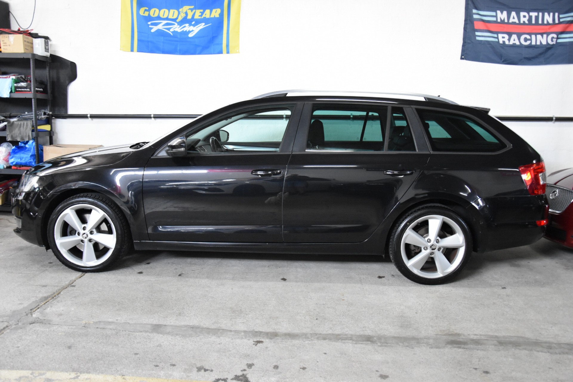 SKODA Octavia Combi 1.8 TSI Elegance-image-2