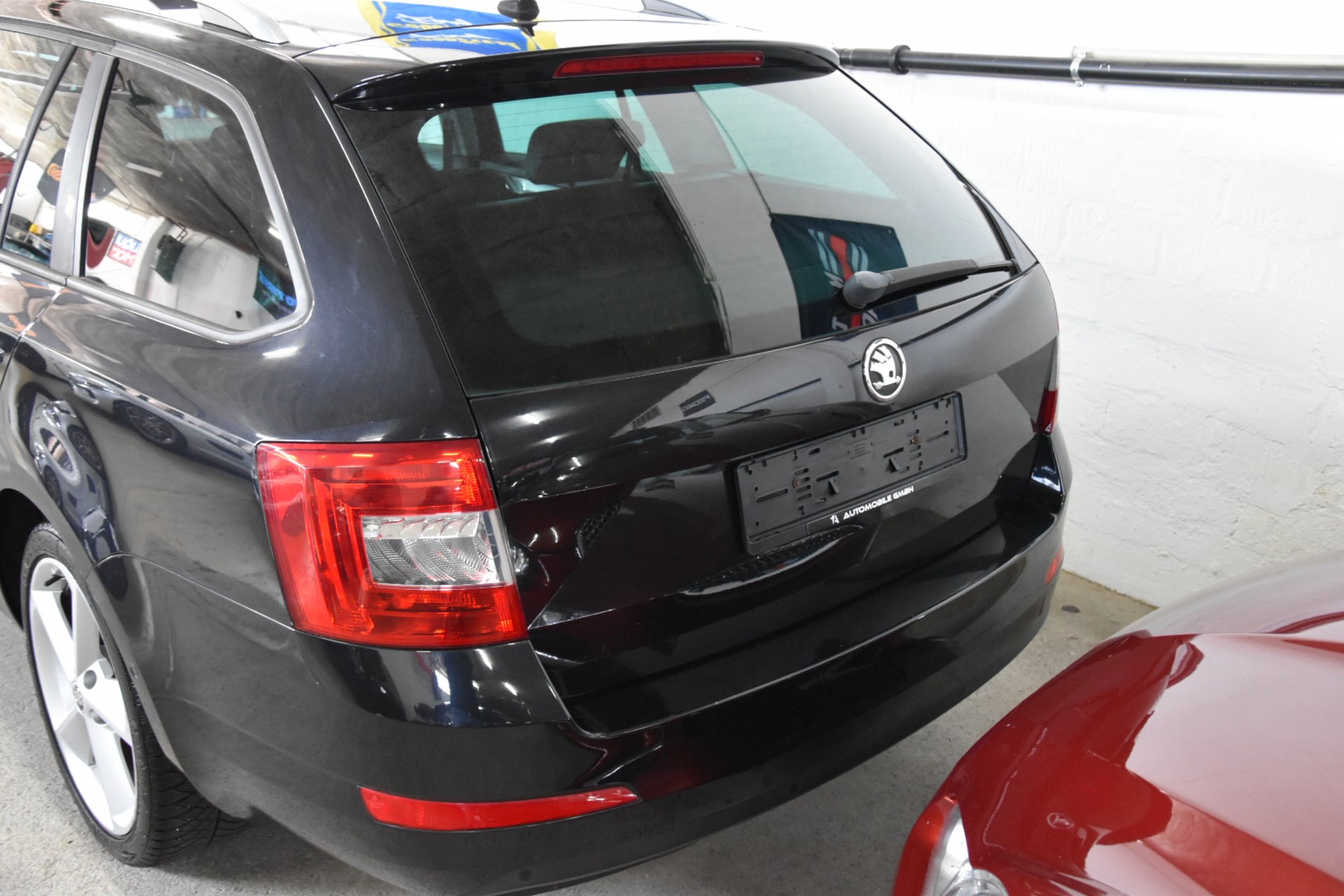 SKODA Octavia Combi 1.8 TSI Elegance-image-4