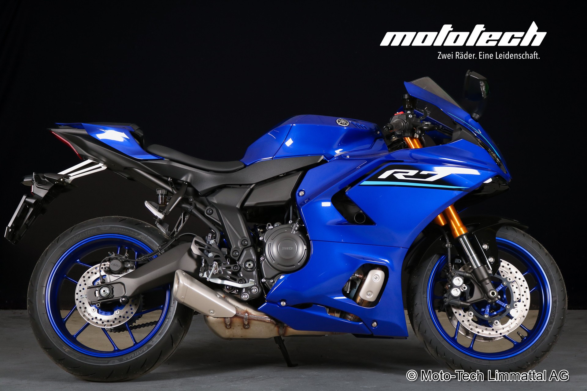 YAMAHA YZF-R7 (35kW)-showroom-element-1