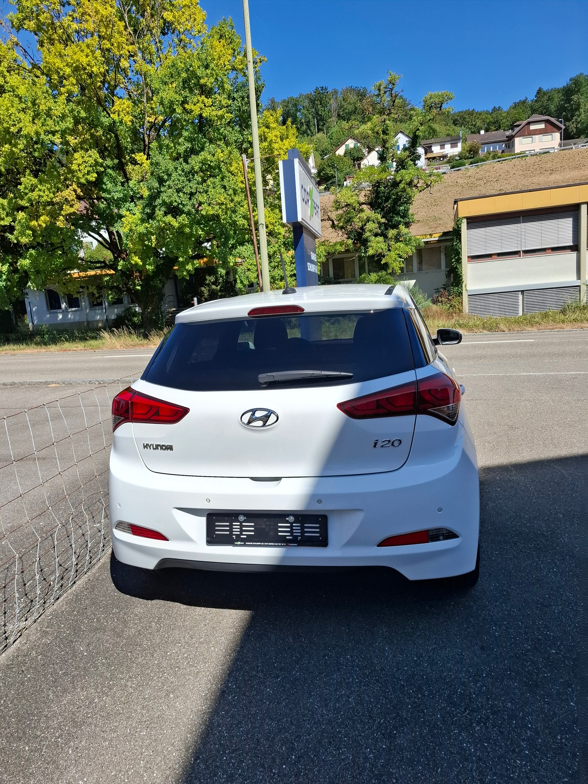 HYUNDAI i20 1.0 T-GDi Amplia-image-2