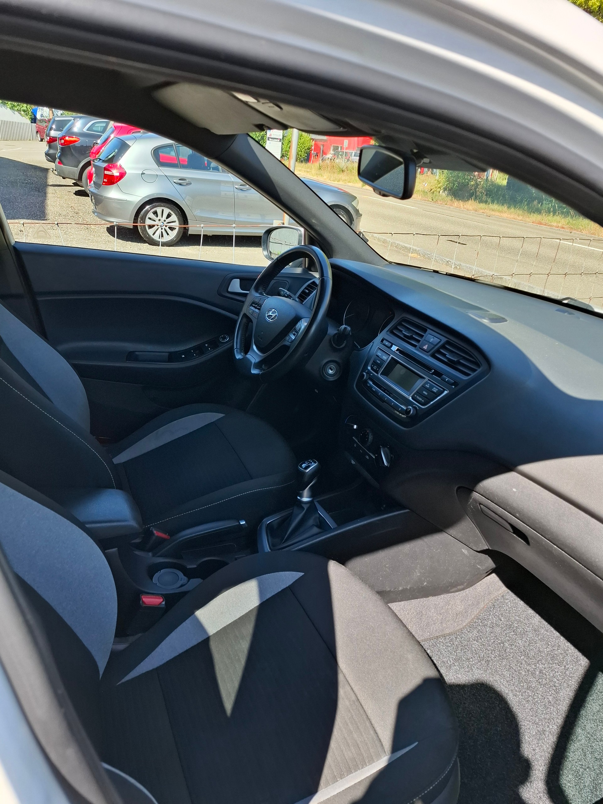 HYUNDAI i20 1.0 T-GDi Amplia-image-4