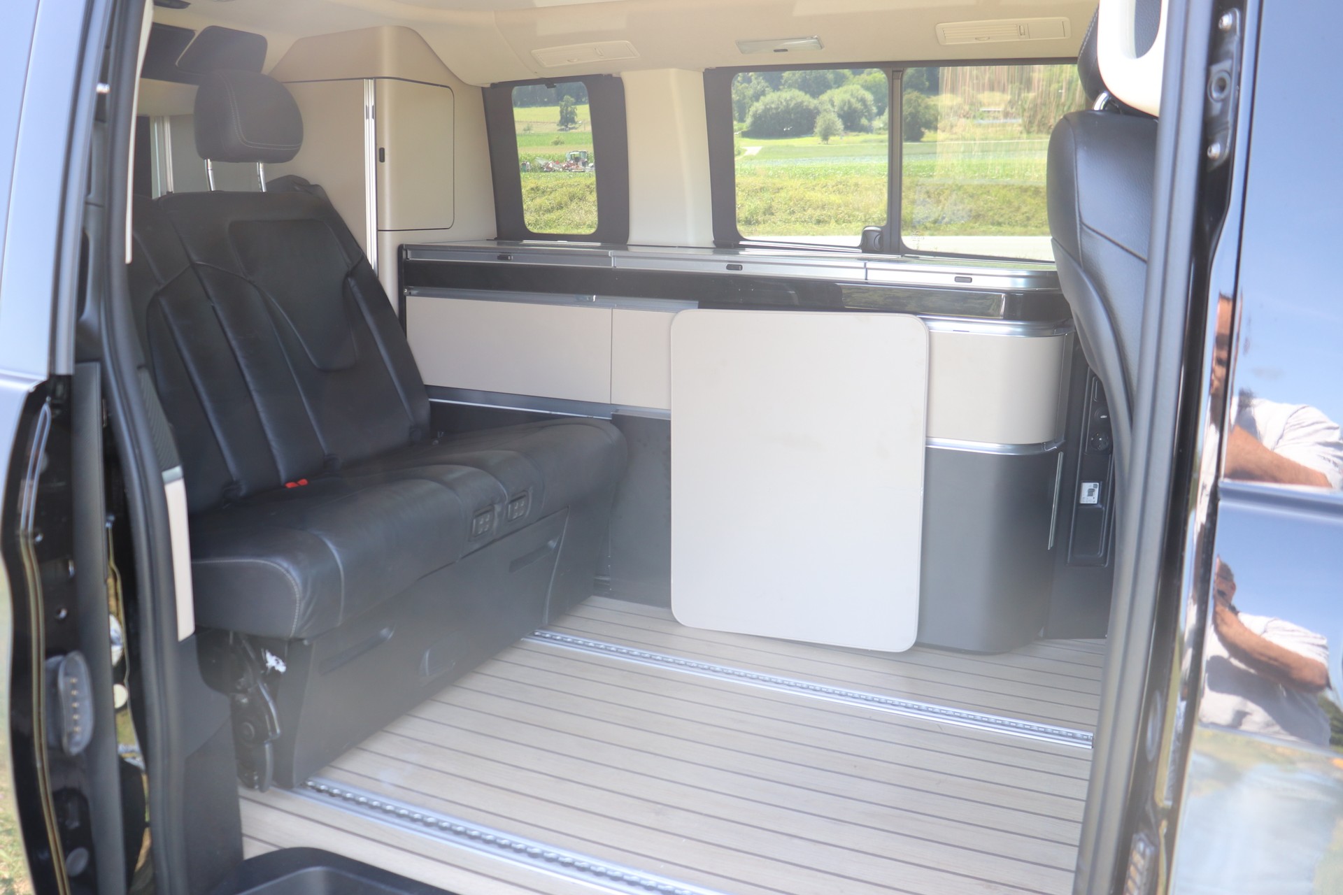 MERCEDES-BENZ 250 d 4matic-image-6