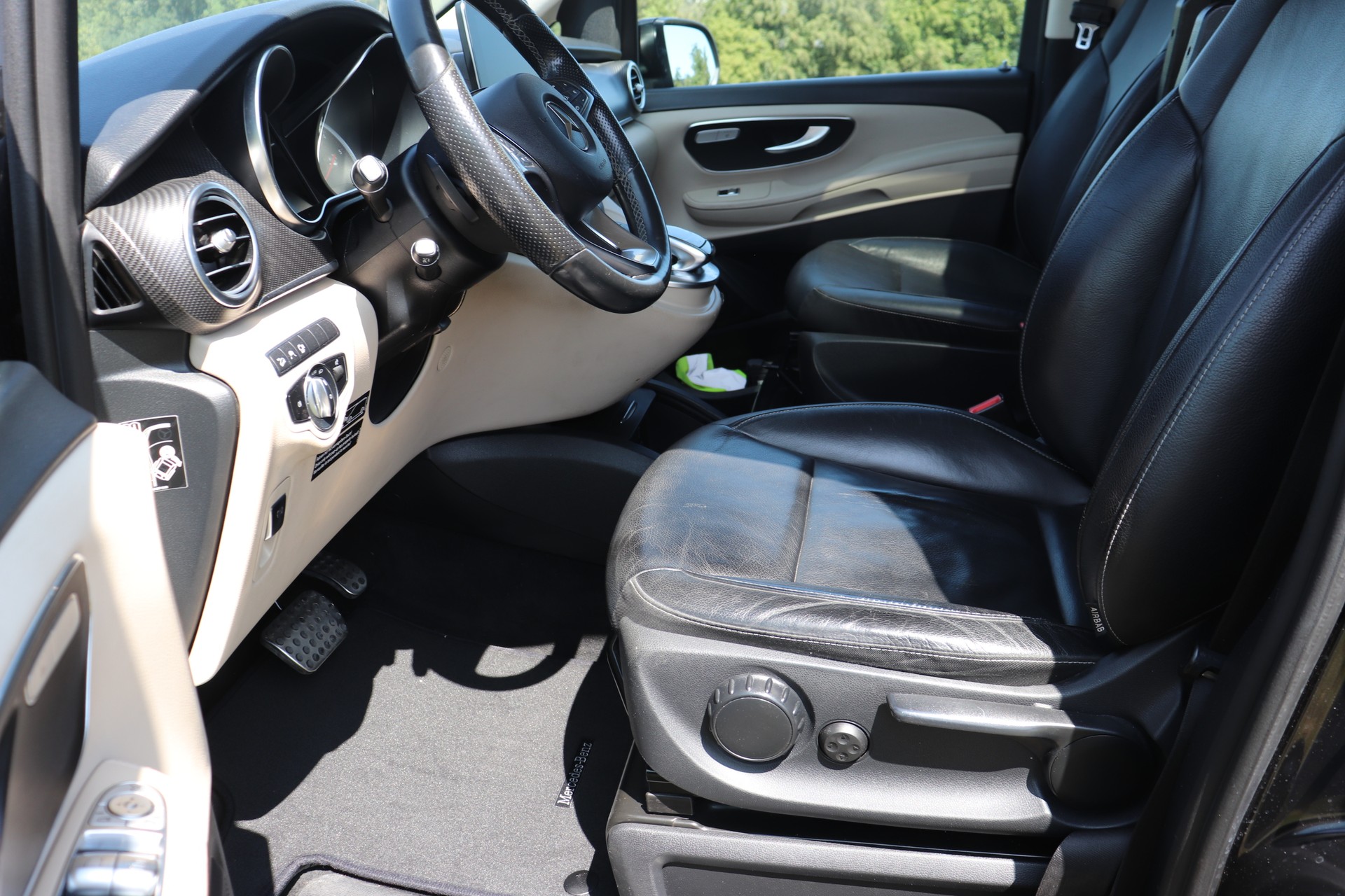 MERCEDES-BENZ 250 d 4matic-image-13