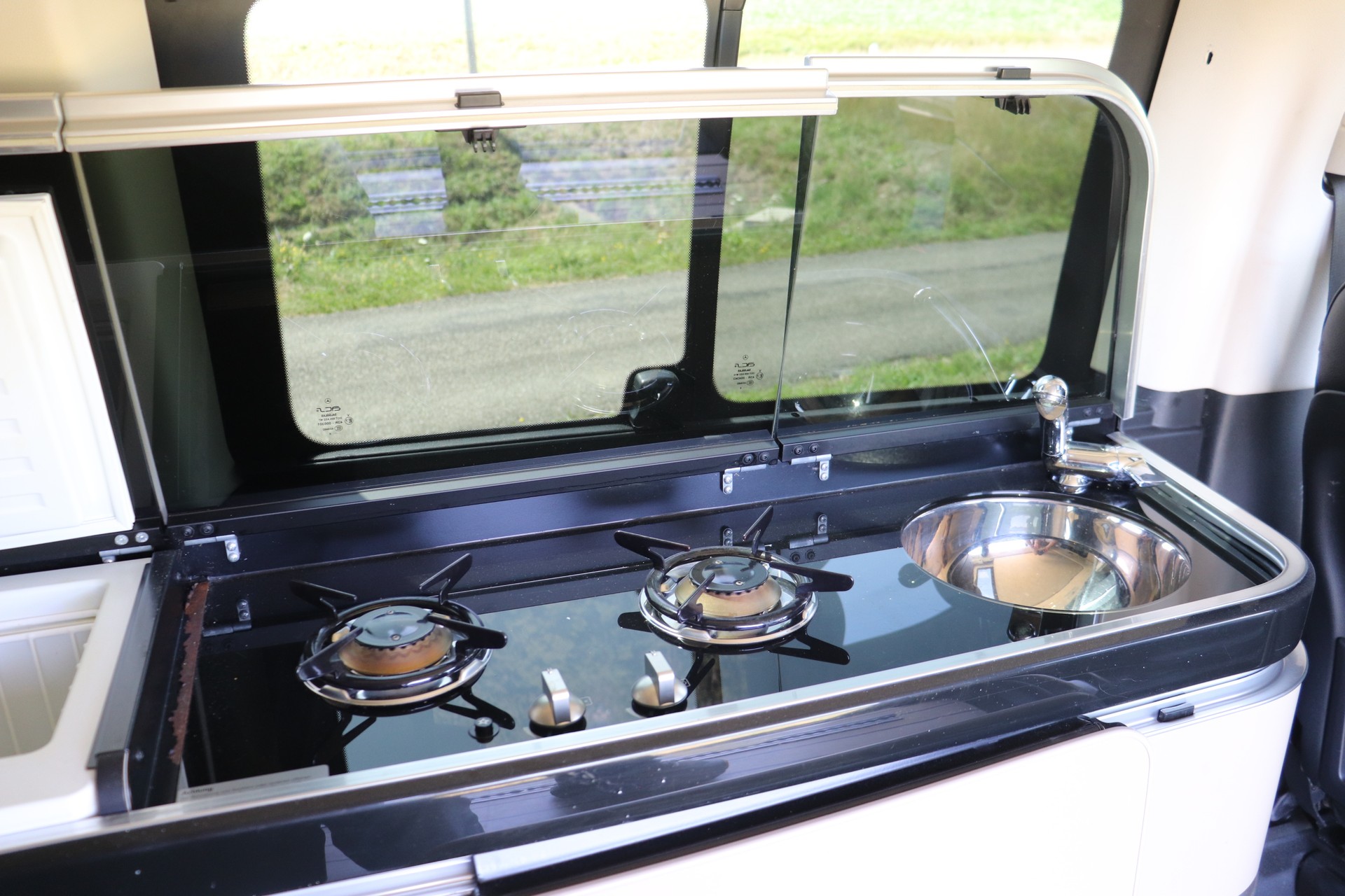 MERCEDES-BENZ 250 d 4matic-image-7