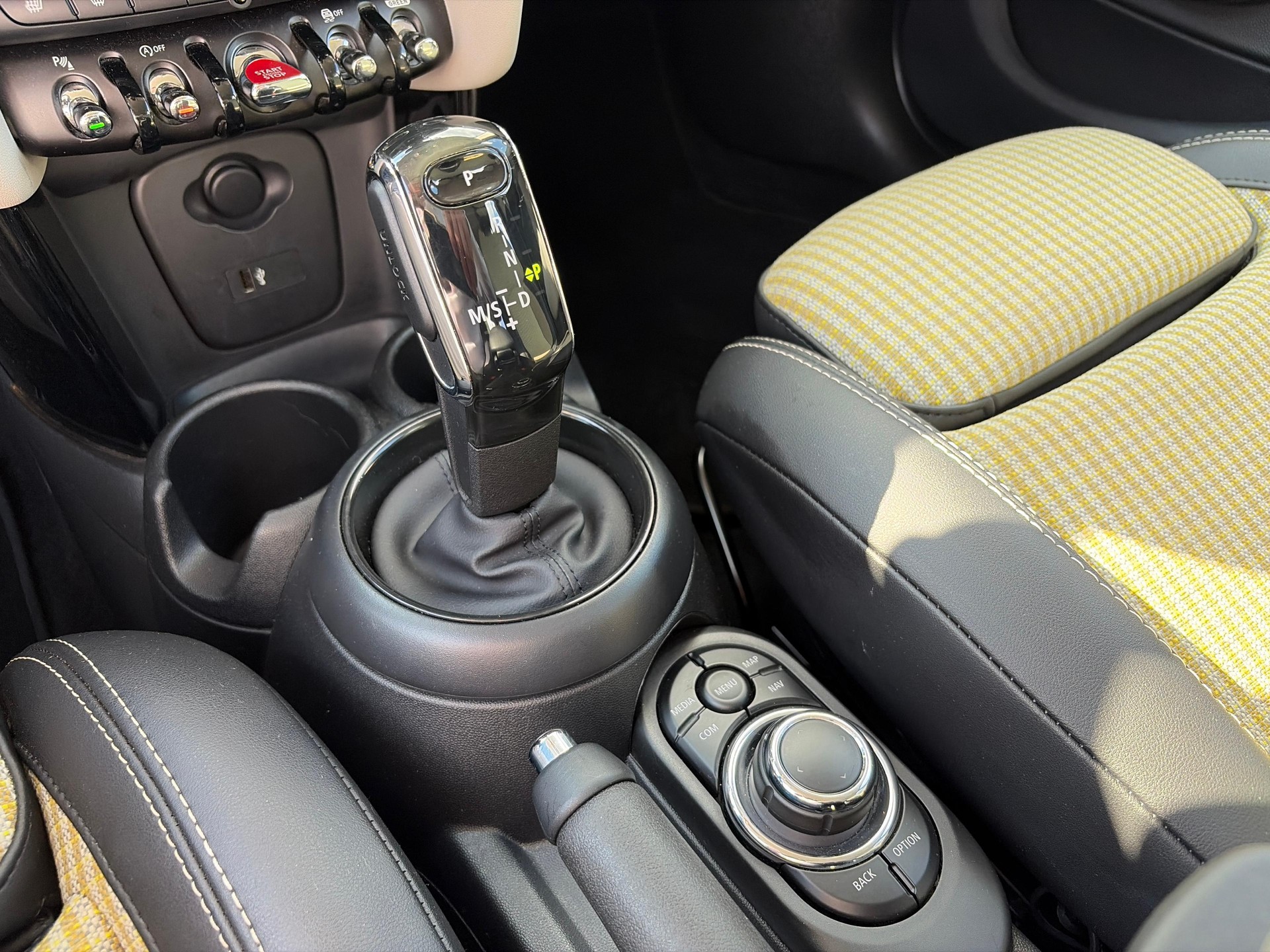 MINI F55 1.5i Cooper Classic Trim-image-16