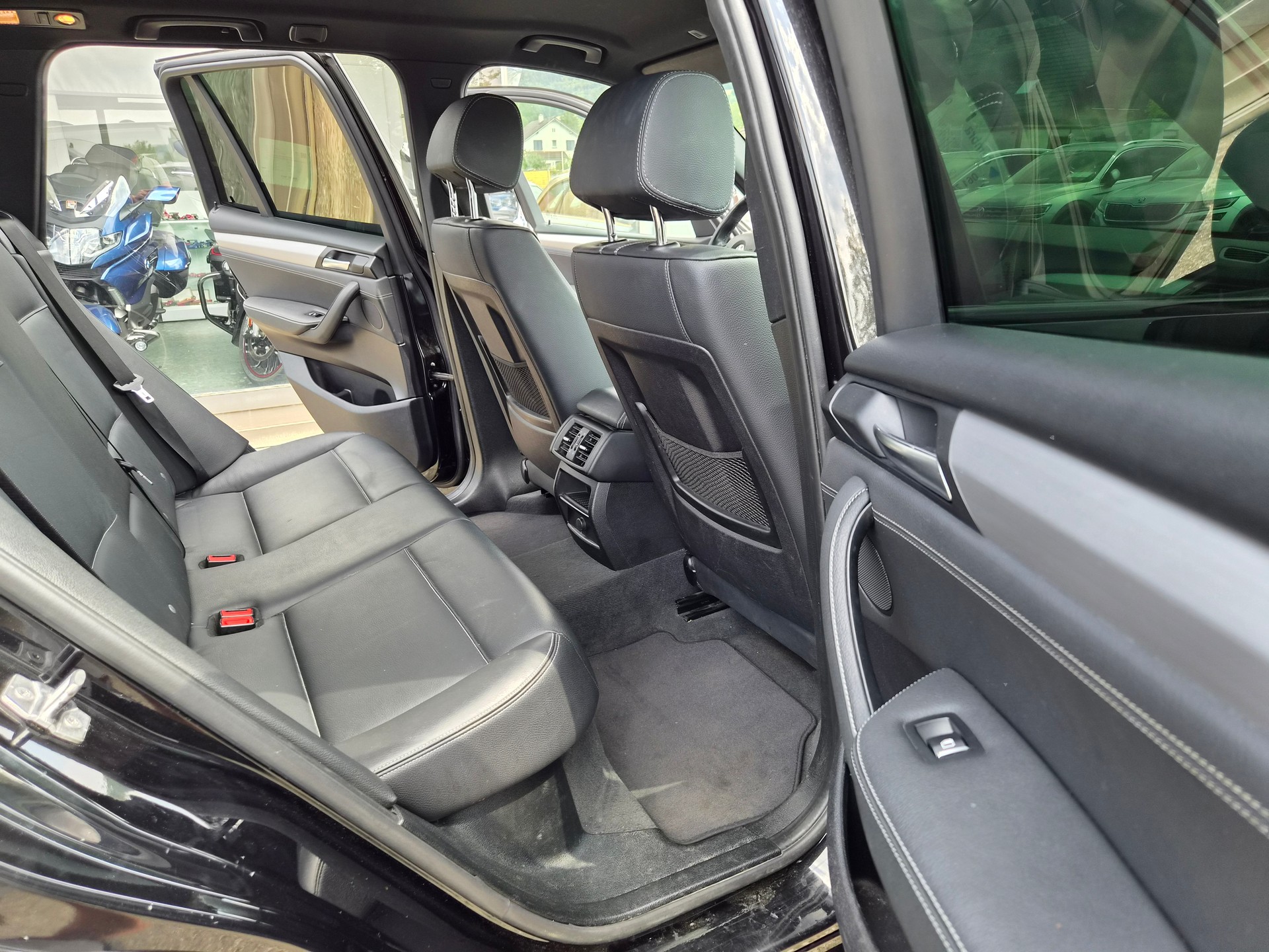 BMW X3 xDrive 20d M-Sport Steptronic-image-10