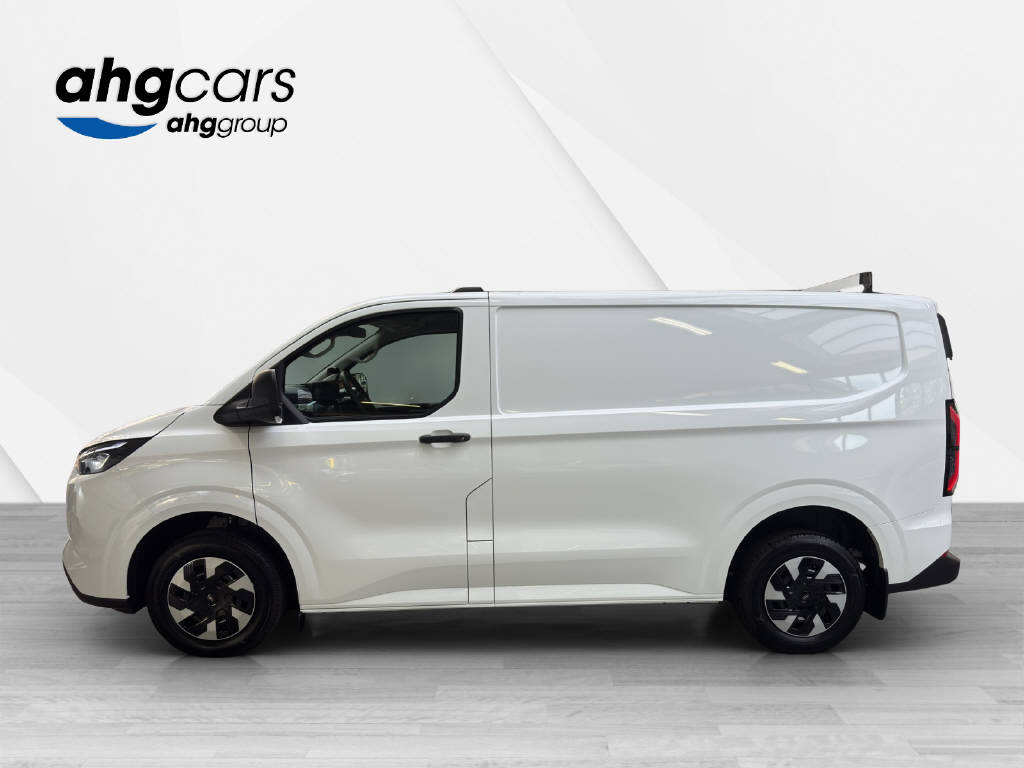 FORD E-Transit C Van 320 L1 Trend AWD-image-1