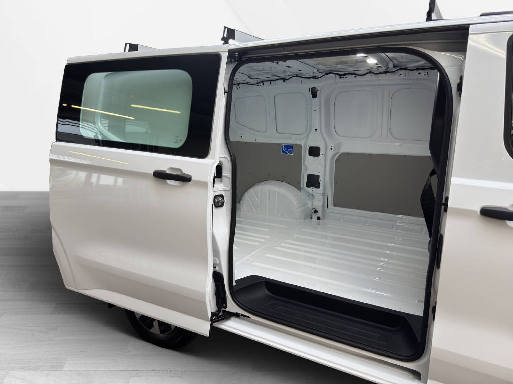 FORD E-Transit C Van 320 L1 Trend AWD-image-7