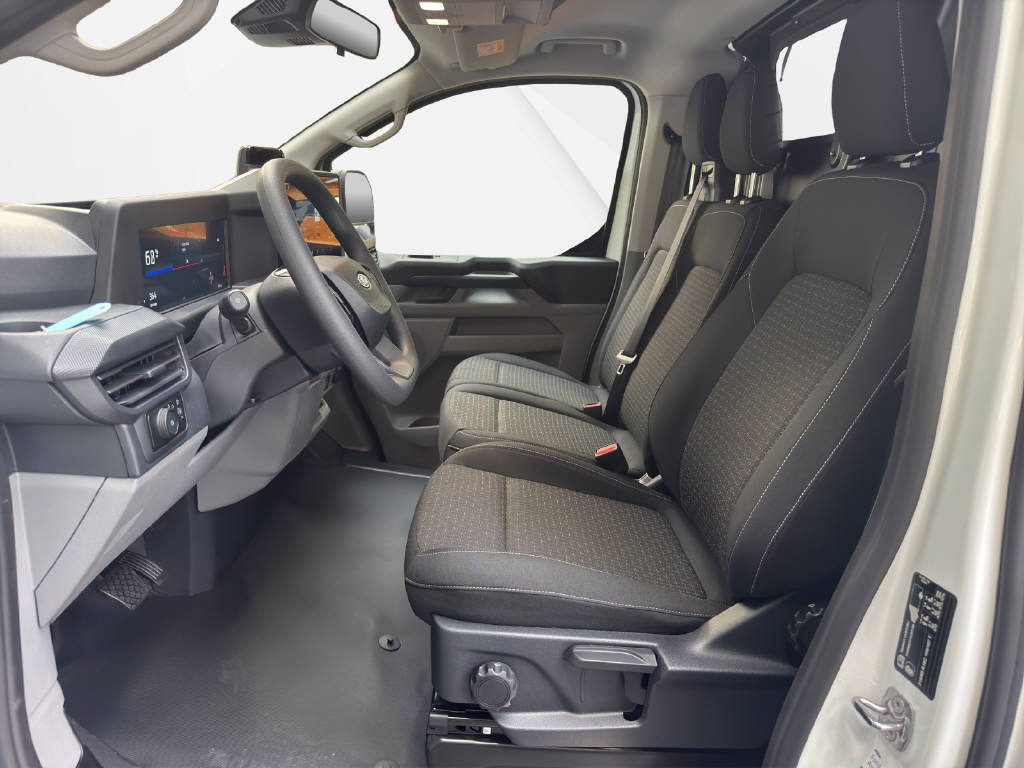FORD E-Transit C Van 320 L1 Trend AWD-image-4