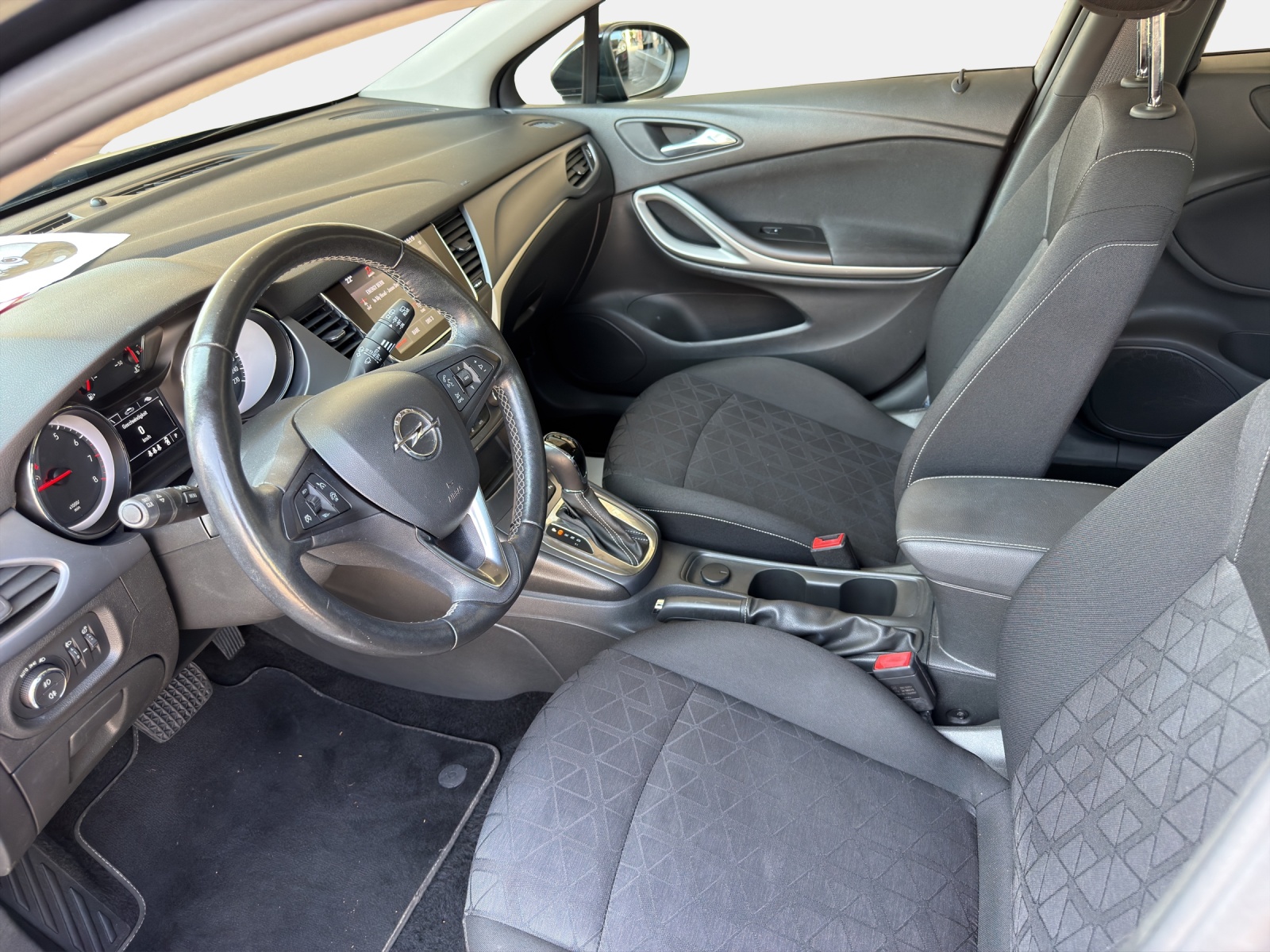 OPEL Astra 1.4T/150 120 Years S/S-image-9