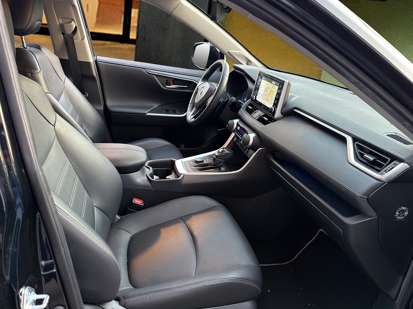 TOYOTA RAV4 2.5 HEV Premium-image-13